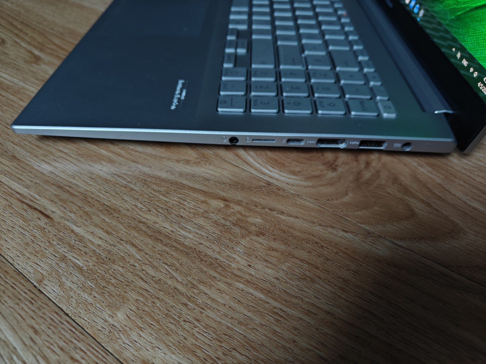 ASUS Vivobook Pro 15 OLED FHD 8/512Gb Nvidia GTX 1650 4GB