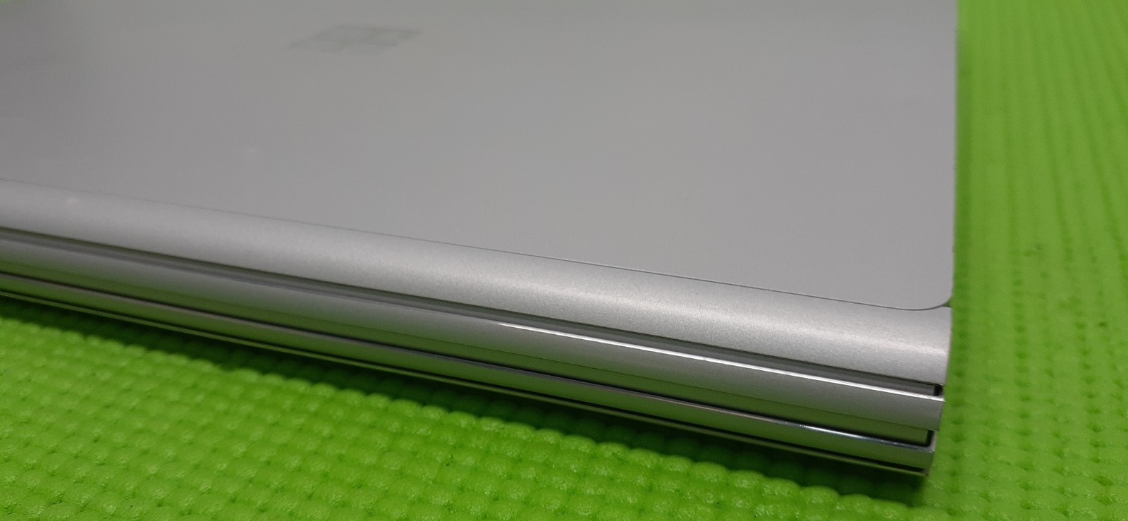 Microsoft Surface Book 2 i5-7300U 8GB RAM 256GB SSD WIN11 -no ac
