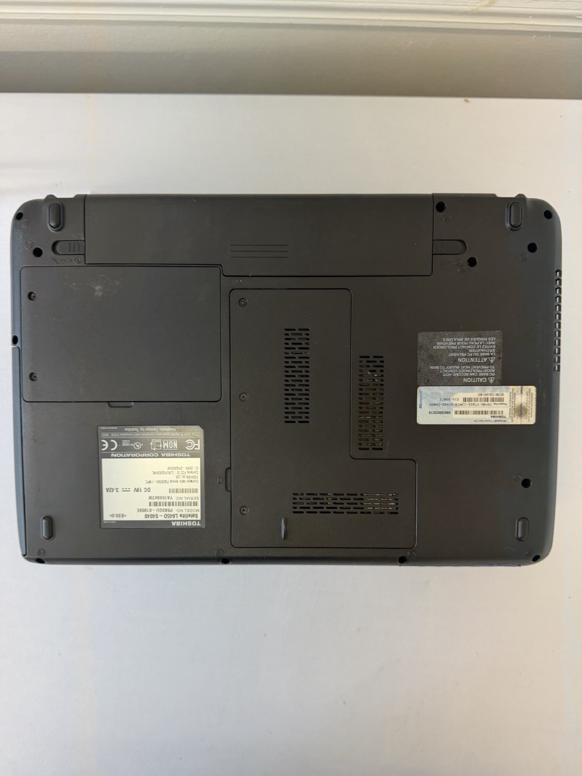 Toshiba Satellite L645D-S4040 Laptop – Good Screen – AMD Athlon II P320-Read Des