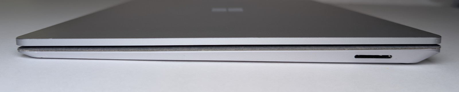 Microsoft Surface Laptop 4 1958 Ryzen 5/8GB-256GB SSD/Radeon Graphics Win11~957~