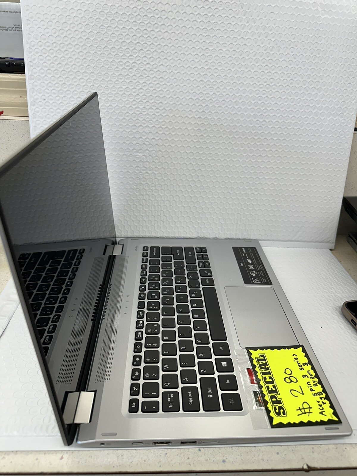 Acer Spin 3 Series 14” AMD Ryzen 3 8GB SSD No Charger