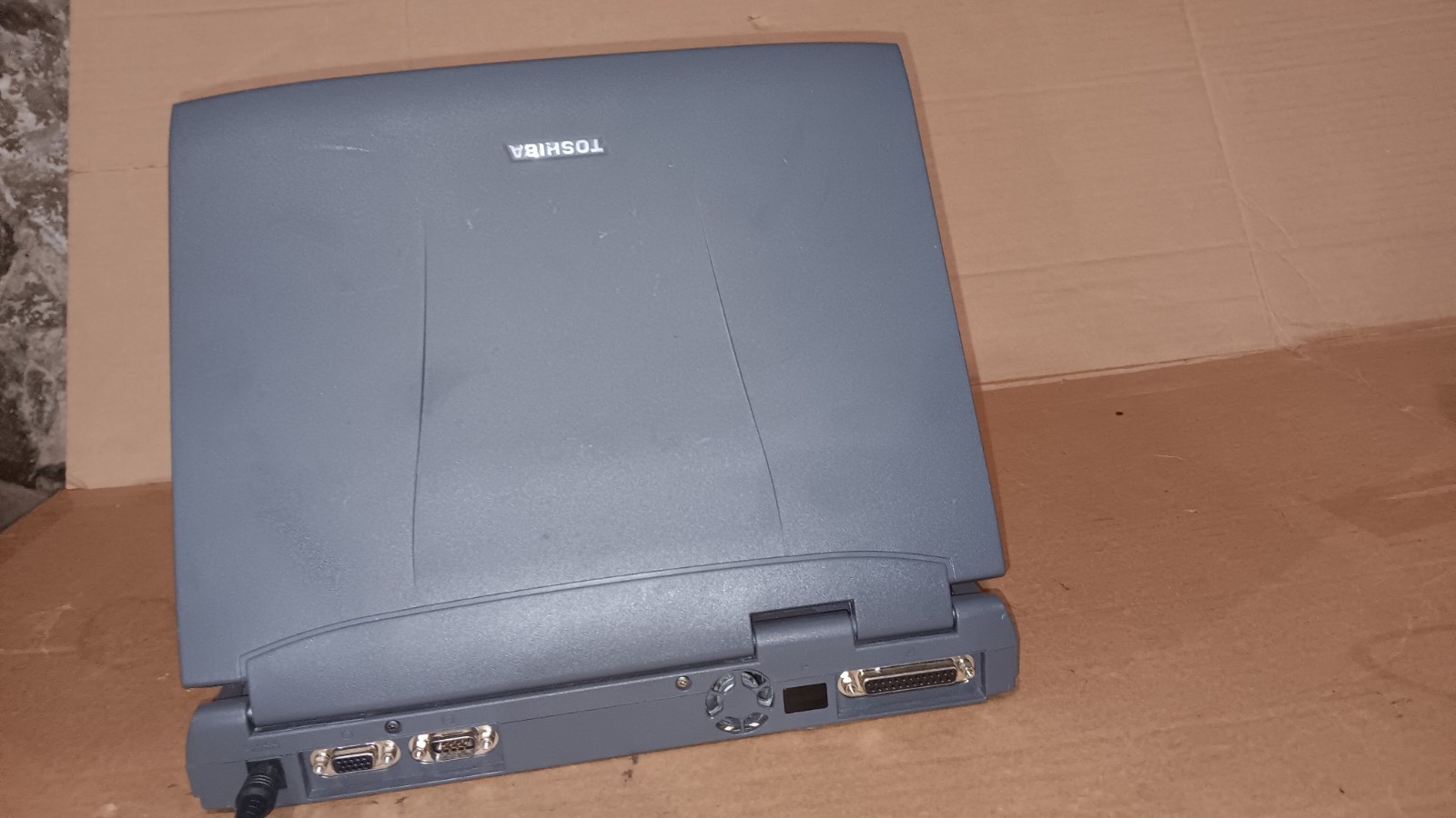 Vintage Toshiba Satellite 2545CDS Retro Laptop AMD K6-2 processor 333 MHz Parts