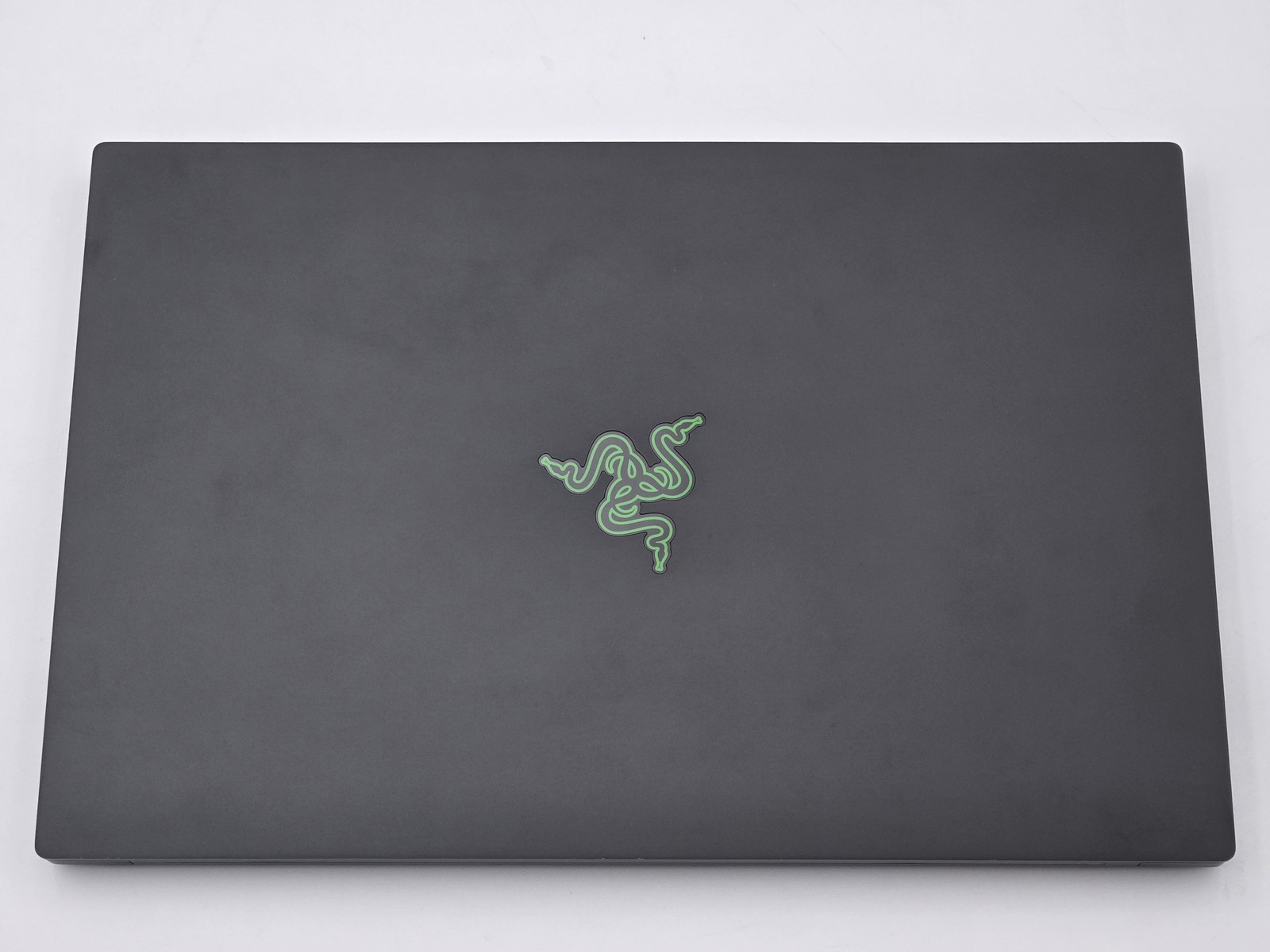 Razer Blade 15 2018 i7-8750H GTX 1060 16GB 1TB SSD Gaming READ Grade D
