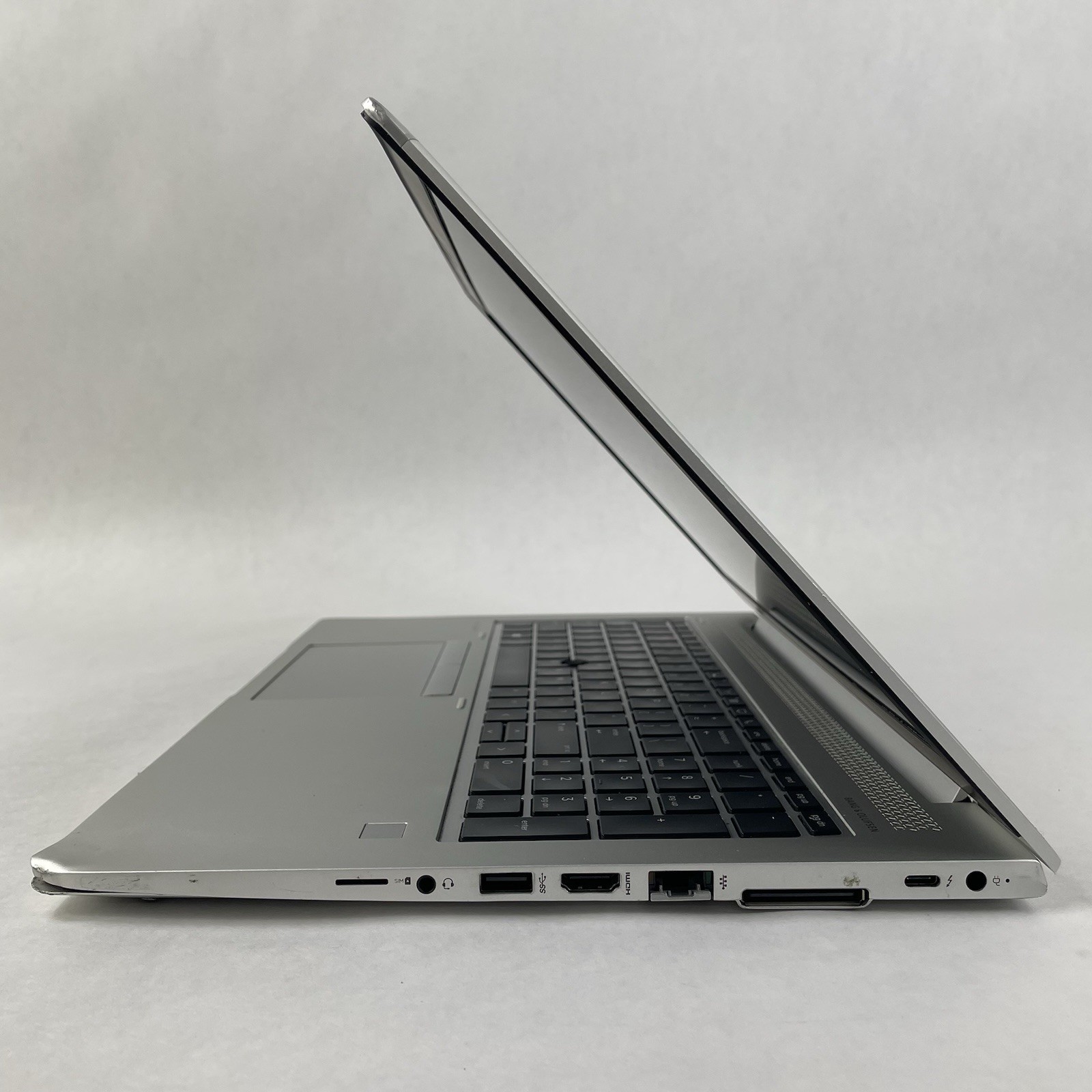 HP EliteBook 850 G6 15.6″ i5-8365U 1.60 GHz 8 GB RAM No SSD/OS/AC – Bad Corner