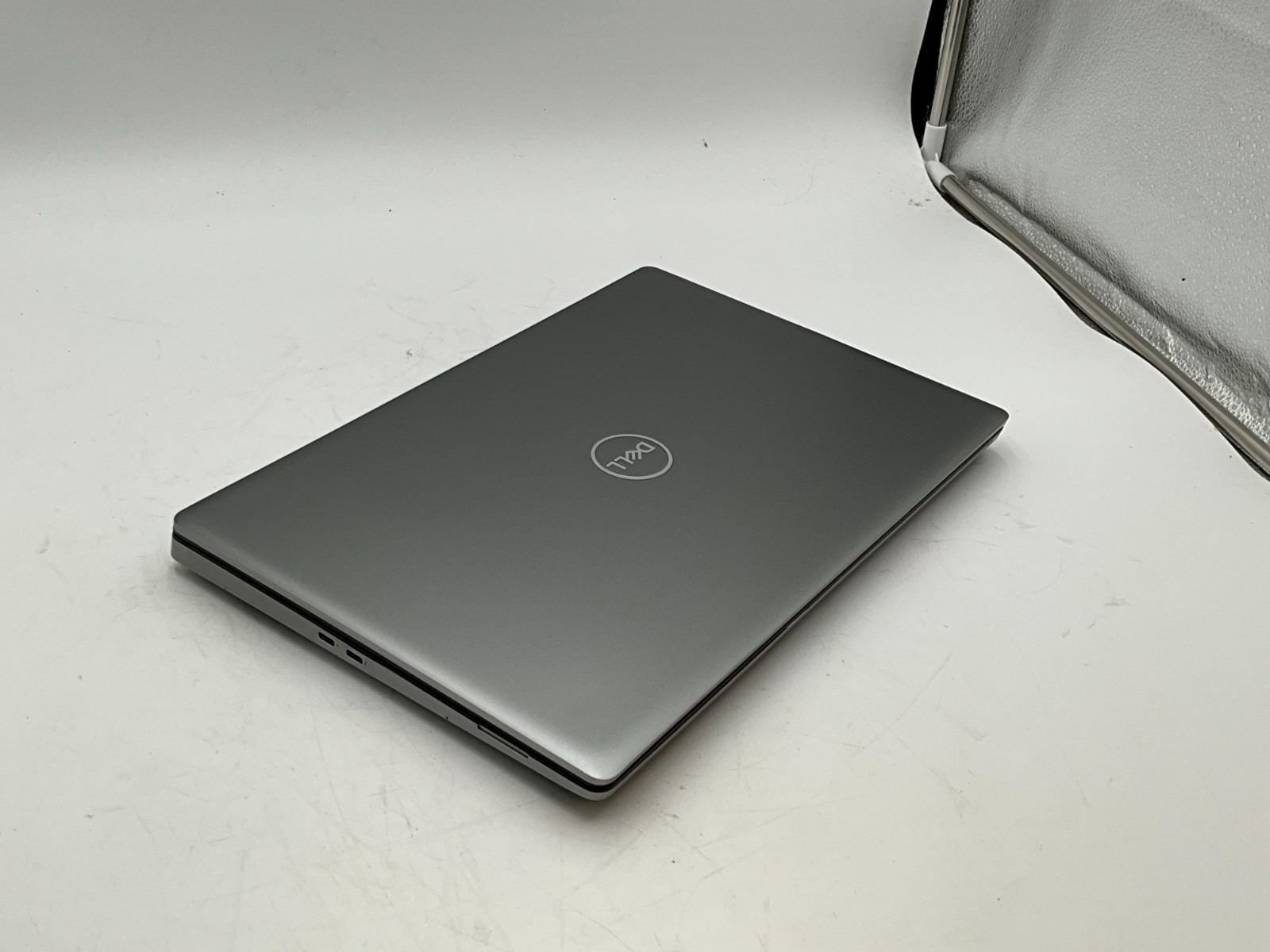 DELL Precision 7560 i7-11850H 2.50g 32GB 1TB T1200 15.6″ WIN11 Laptop 55VD2J3
