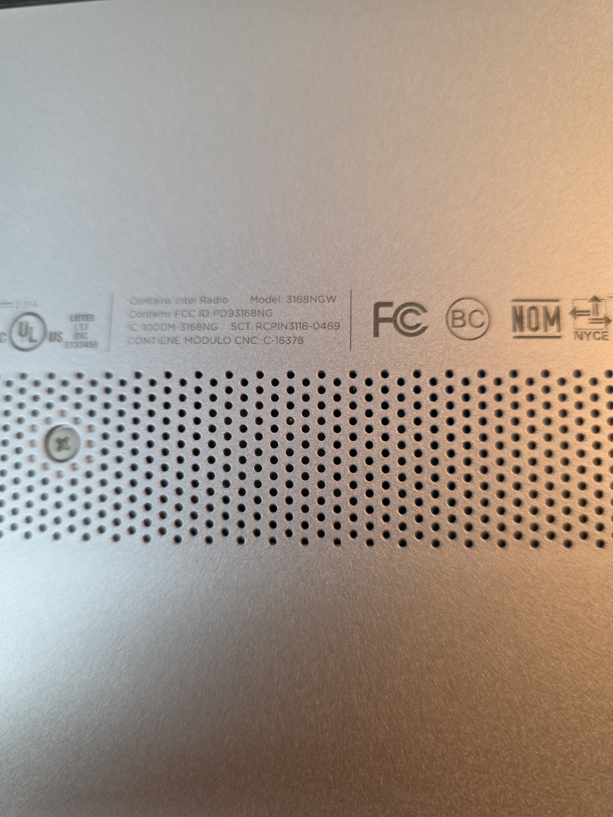 HP Pavilion 3168NGW 15.6″ Intel Core A6 9220 2.50Ghz 8GB RAM 250GB SSD