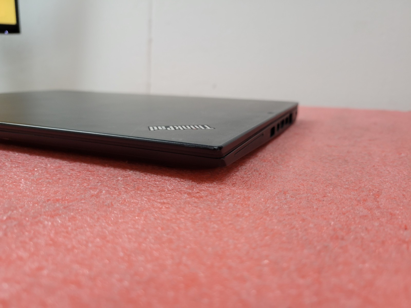Lenovo ThinkPad T460S 14″ i5-6300U 4GB RAM (No OS/SSD) *AS IS/Read* | LP519