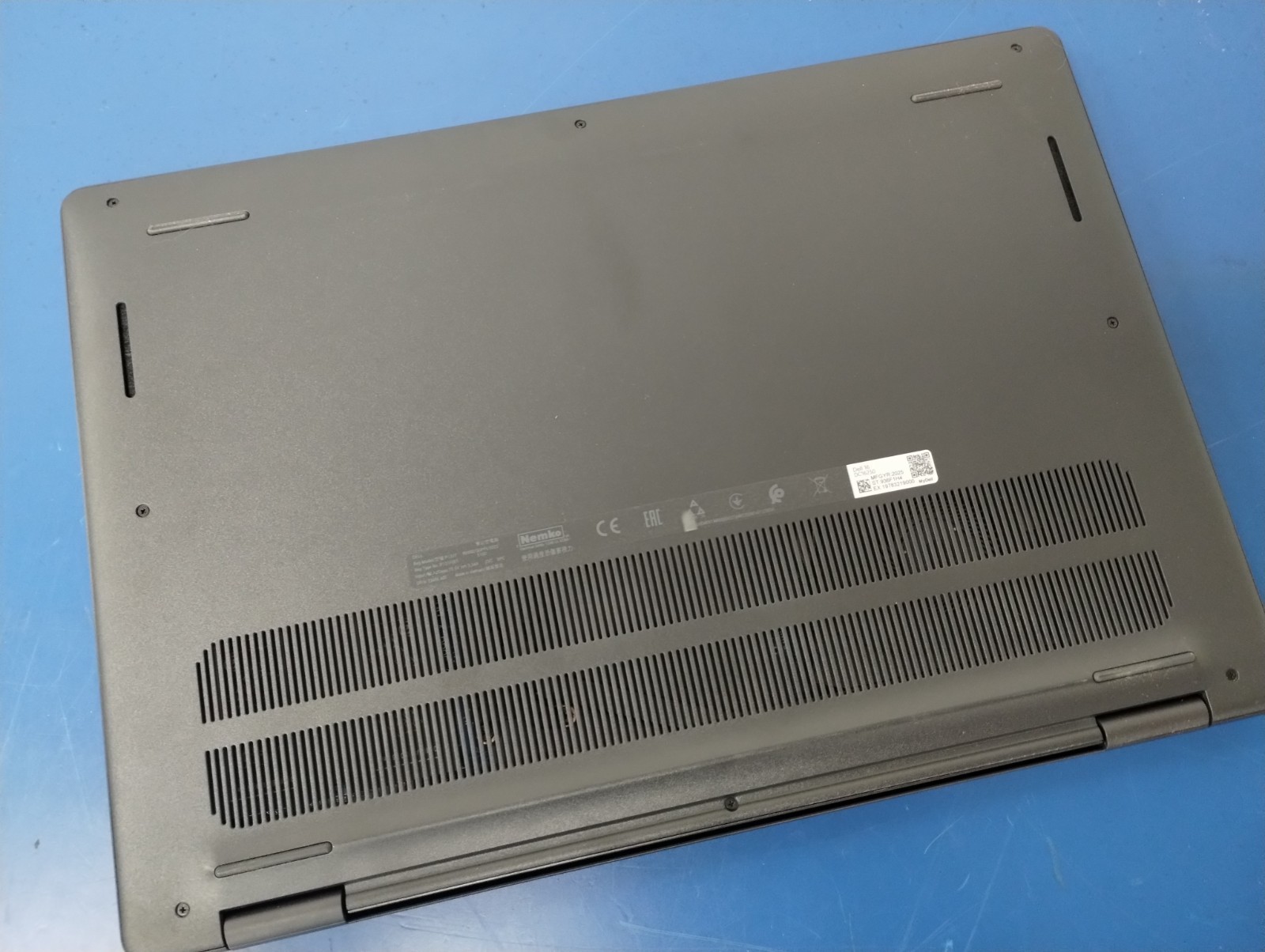 DELL 16 DC16250 MRYT3 Intel Core 7-150U, 1.80 GHz, 16 GB RAM, 1 TB NVMe SSD