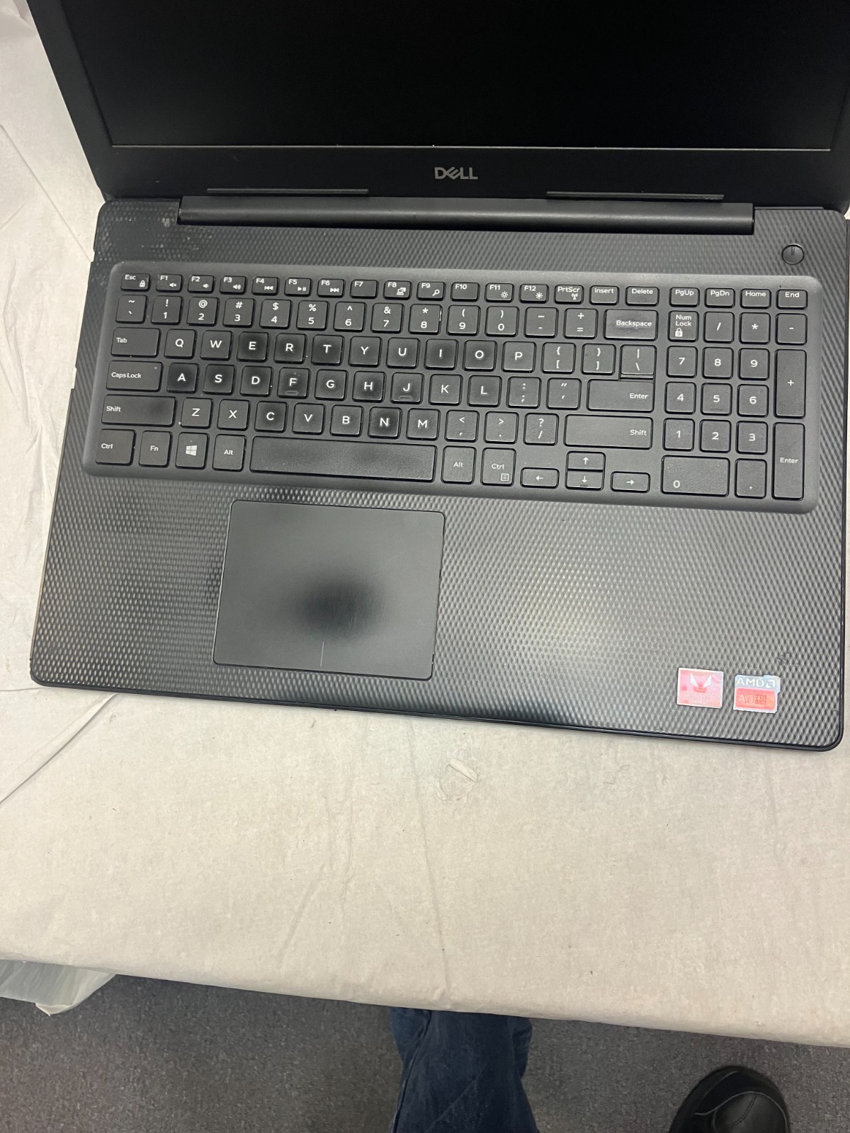 Dell Inspiron 3595 15.6″ AMD A9-9425 Radeon R5 no SSD no Ram FOR PARTS