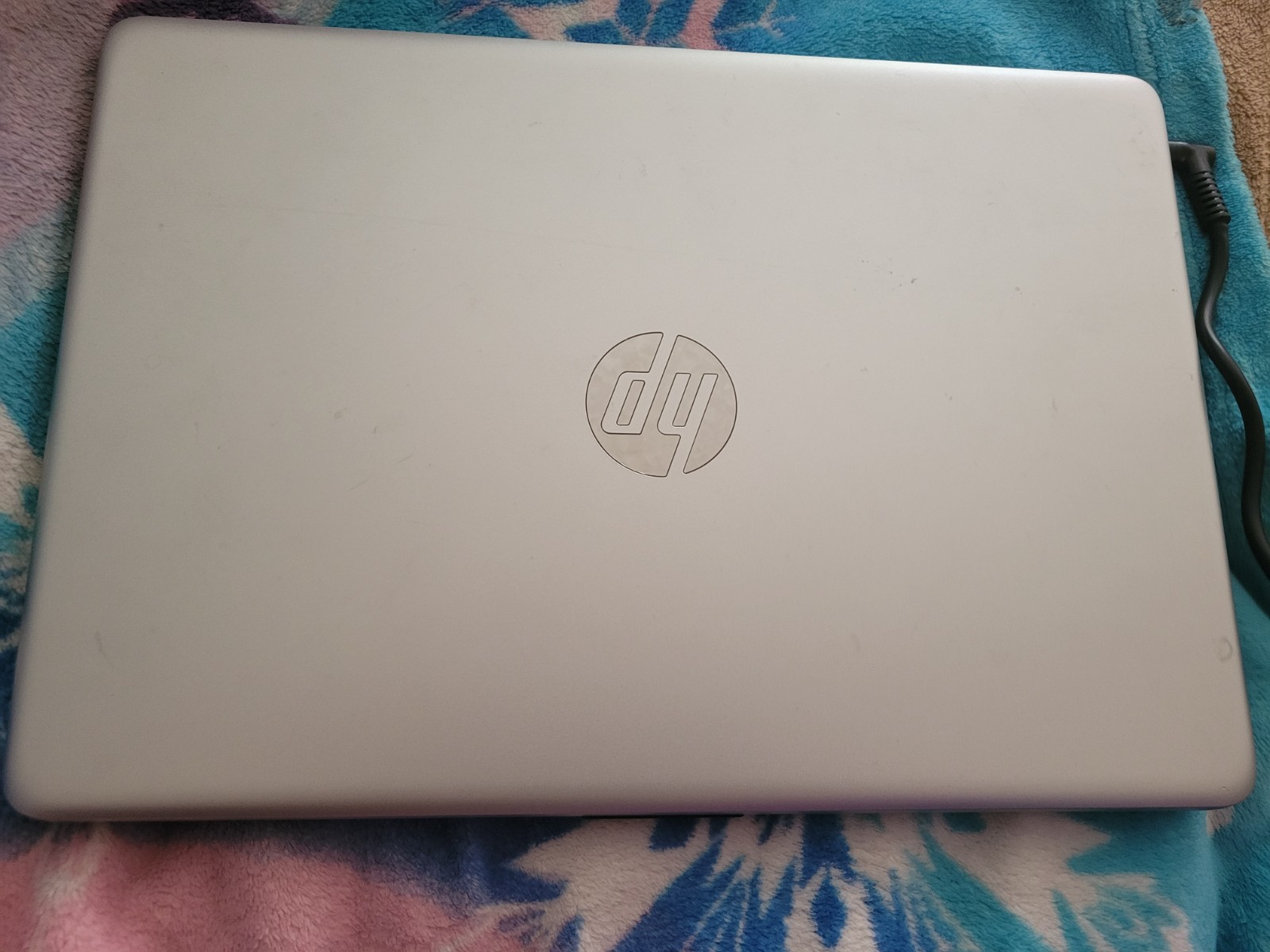 HP 14-df0023cl 14″ (128GB SSD, Intel Core i3-8130U, 2.2GHz, 4GB RAM) Notebook –