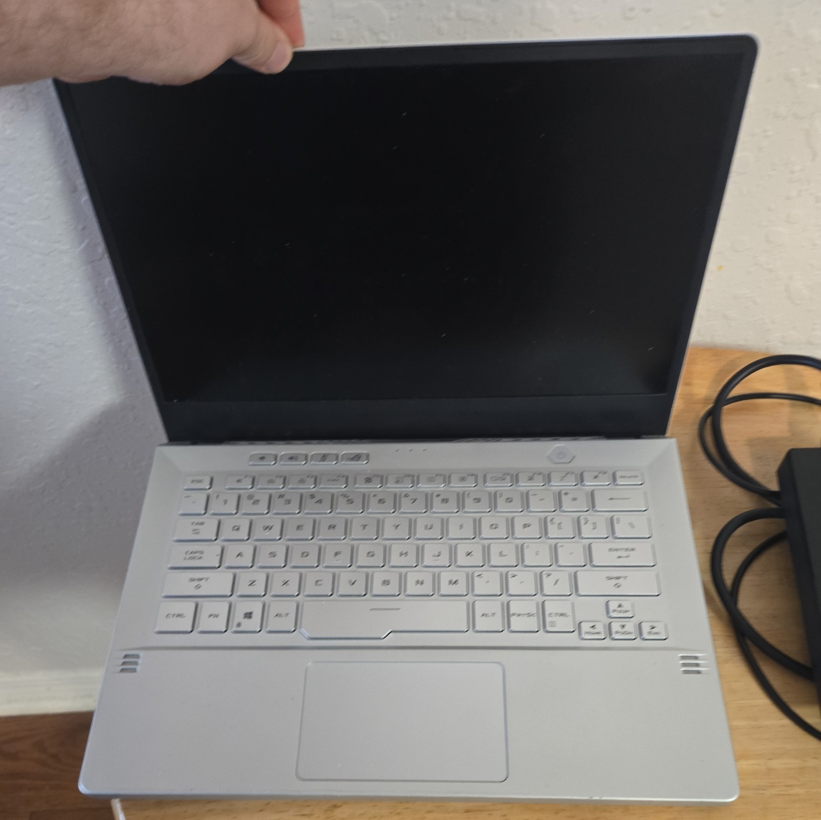 ASUS Zephyrus G14 – 144hz, RTX 3060, Ryzen 9 5900HS, 16 GB RAM, 1 TB SSD