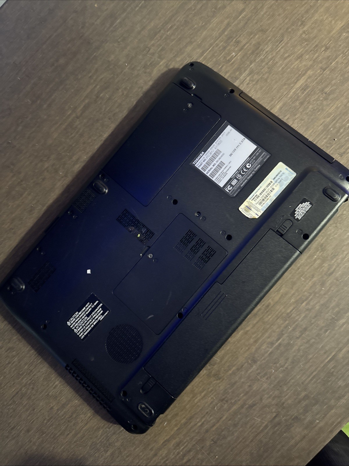 Toshiba Satellite C655D-S5338 15.6″ Laptop No HDD FOR PARTS UNTESTED