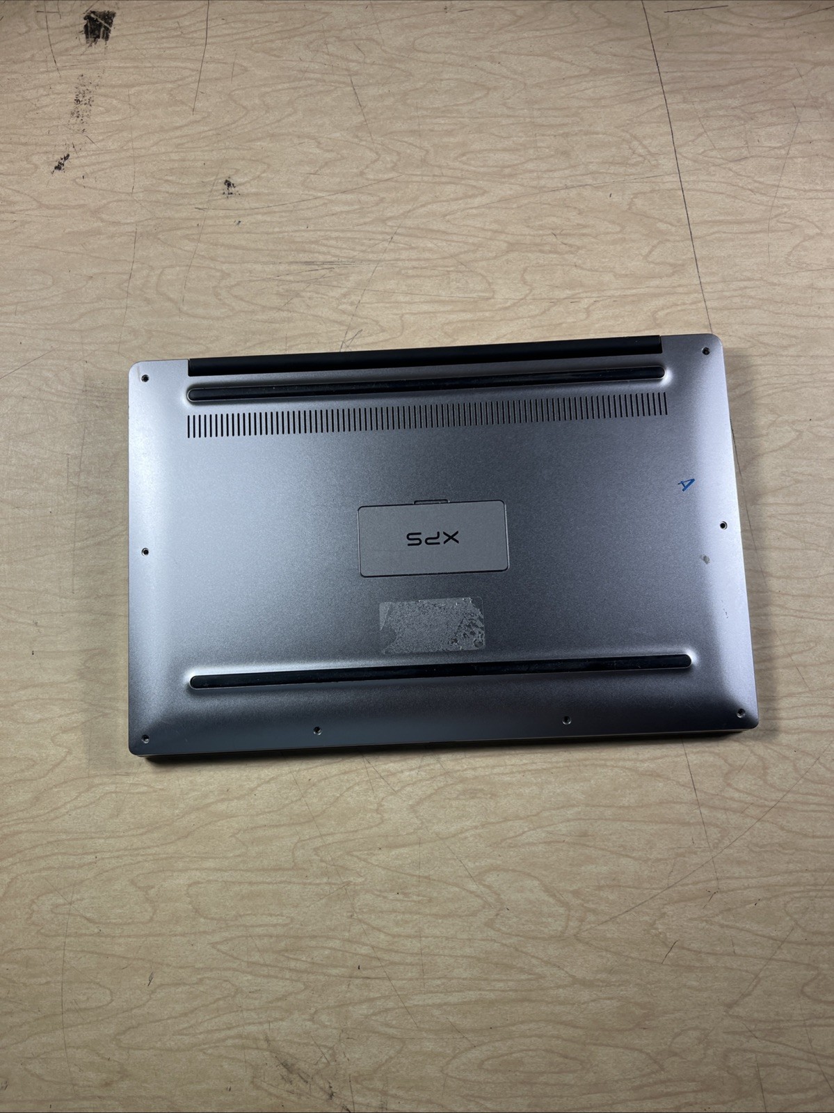 DELL XPS 13 9360 INTEL CORE I5-7300U 2.60GHZ 8GB RAM **NO HD/ NO CADDIE/ NO OS/