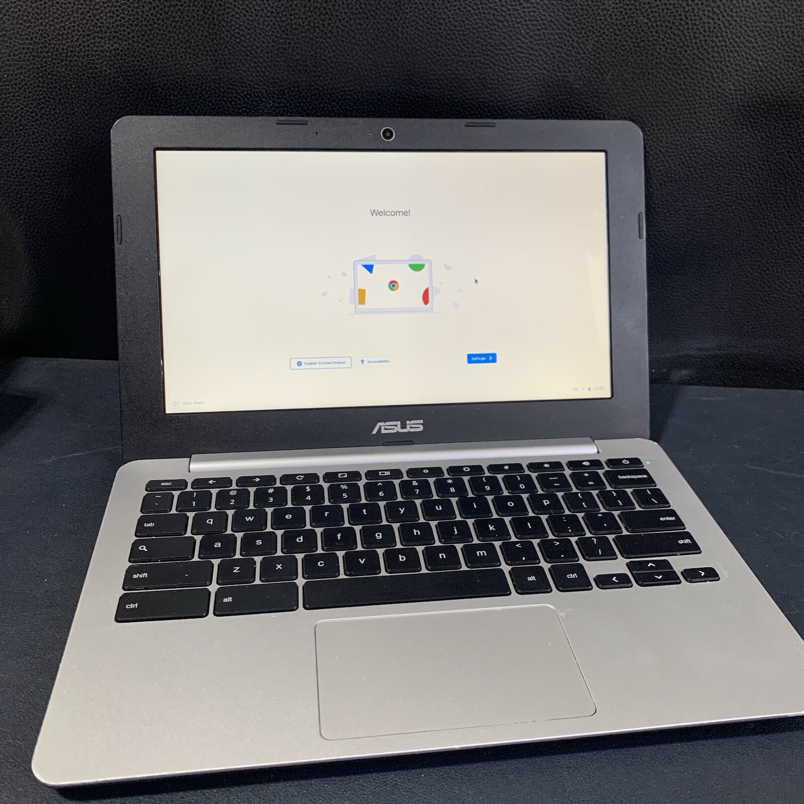 ASUS C200M Chromebook Notebook PC, Works Great, Charger Included.
