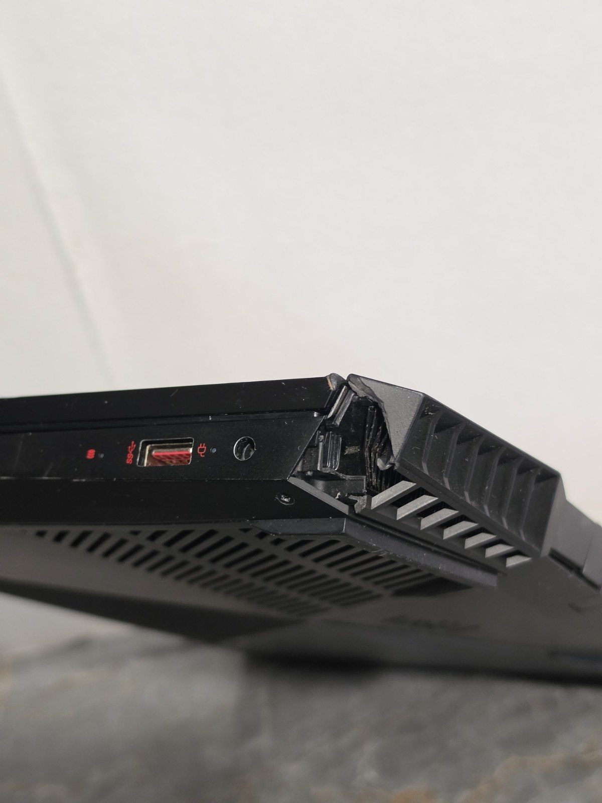 HP OMEN 15 Gaming Laptop i7-9750H, 16GB RAM, 1TB WD Black SSD, GTX 1650 DC1057NR