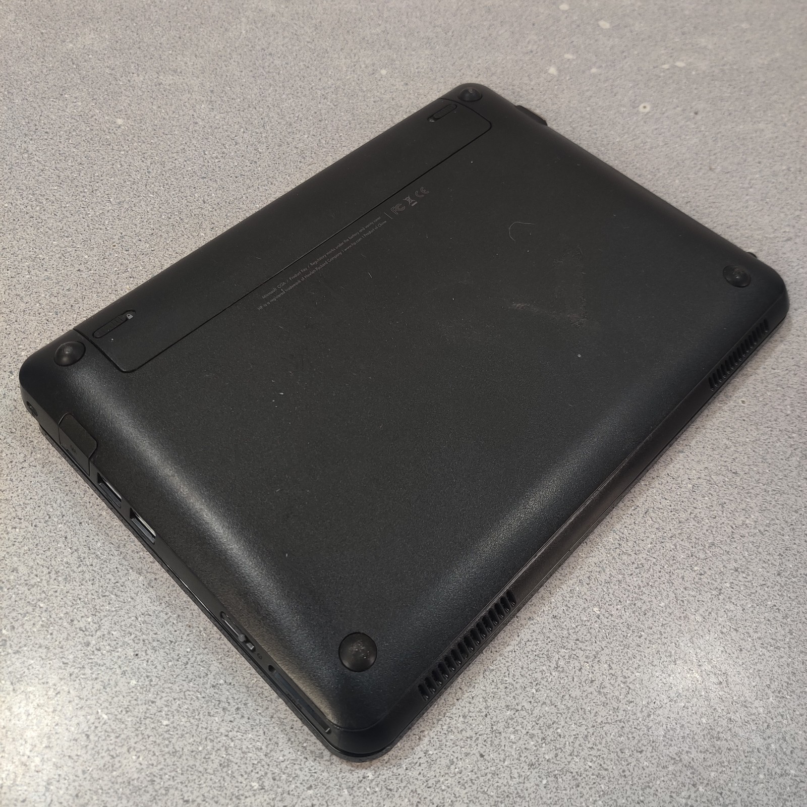 TESTED – HP Mini 110-3135DX – 10” Laptop – NEEDS NEW BATTERY & CHARGER