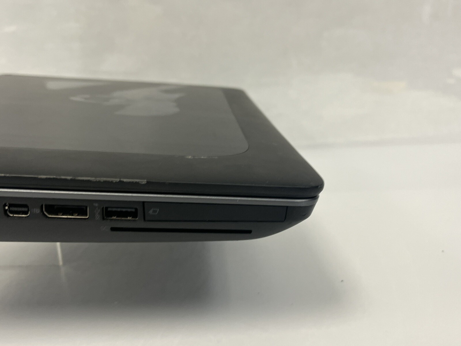 HP ZBook 15 15.6″ INTEL CORE i7-4700MQ 2.40GHz 8GB RAM No HDD NO OS