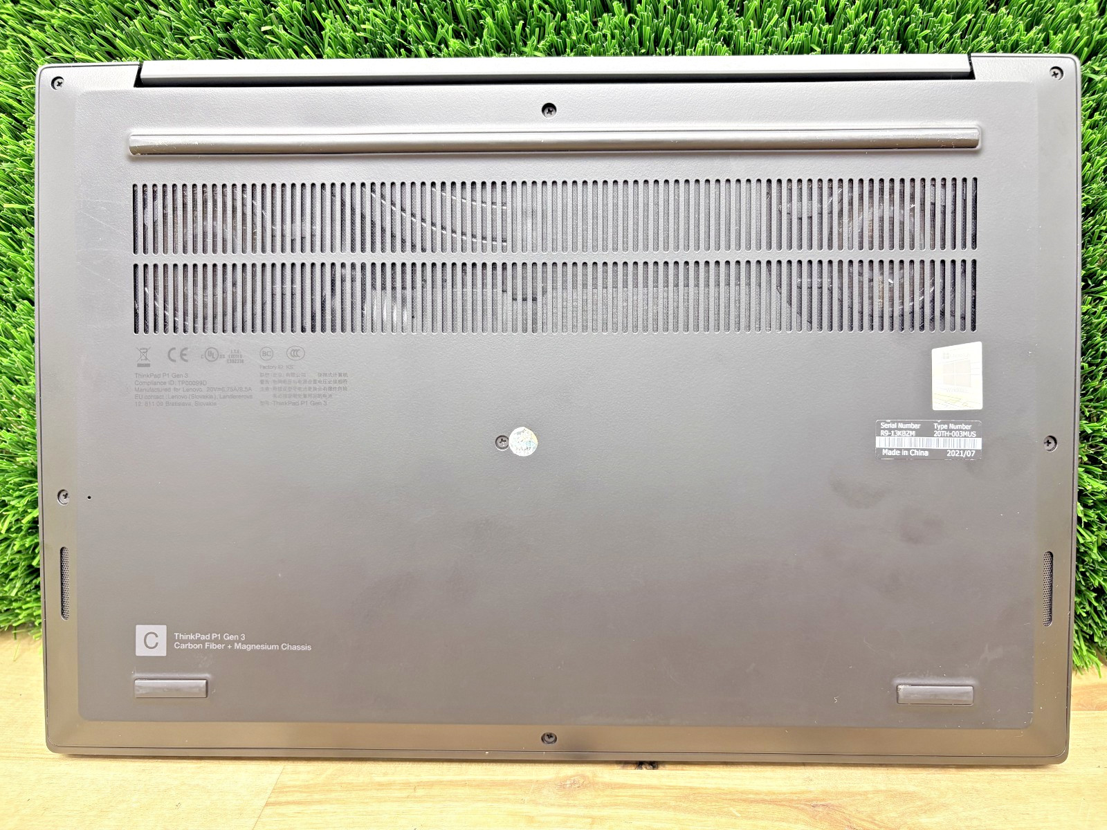 Lenovo ThinkPad P1 Gen 3 4K i9-10th Gen 2.40GHz 32GB 512GB SSD NVIDIA Q T2000*