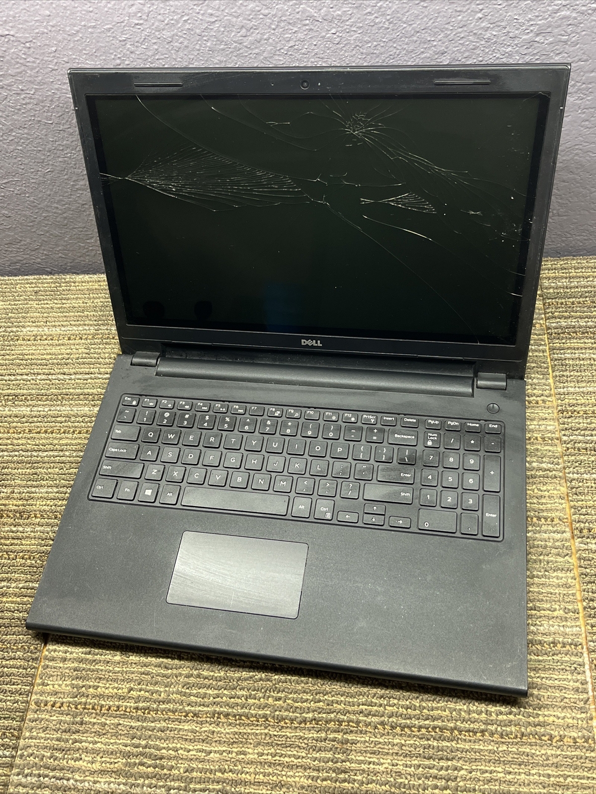 Dell Inspiron 3542 15.6″ / Intel Core i3 UNKNOWN SPECS / Cracked 12840