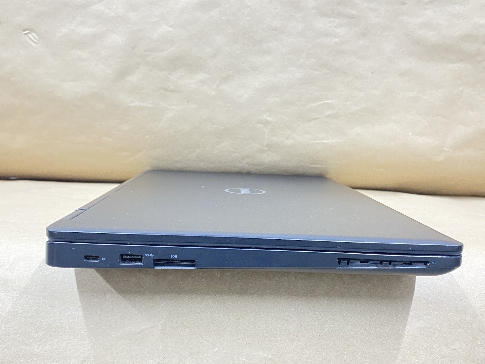 Dell Latitude 5580 – 15.5″ FHD – i5-7300U – 16GB – 256GB SSD – Win 10 Pro