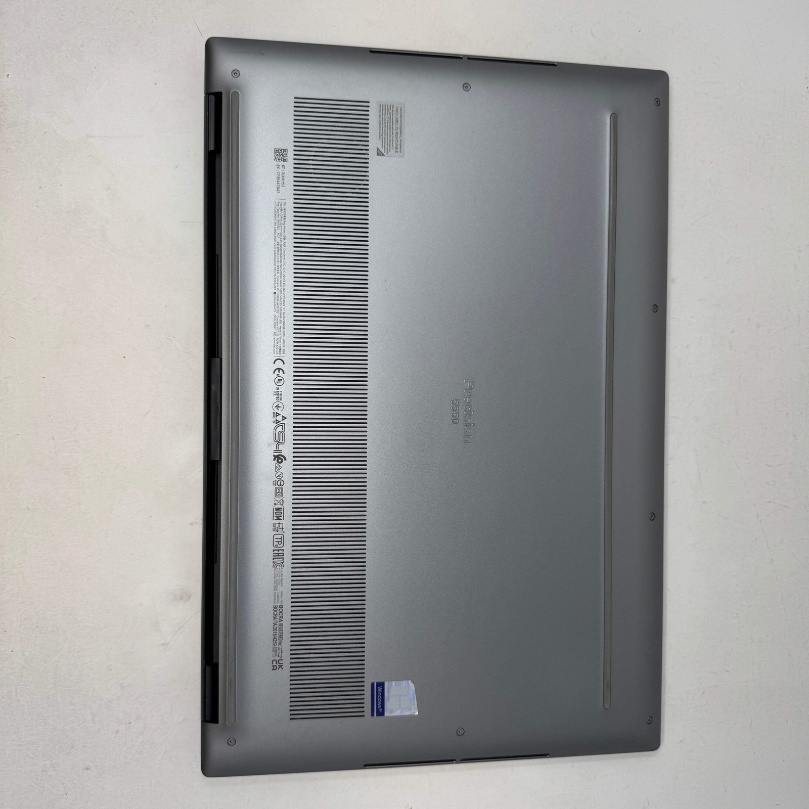Dell Precision 5500 15.6″ i9-10885H 2.4GHz 64GB RAM 2TB SSD Quadro T2000 Max-Q