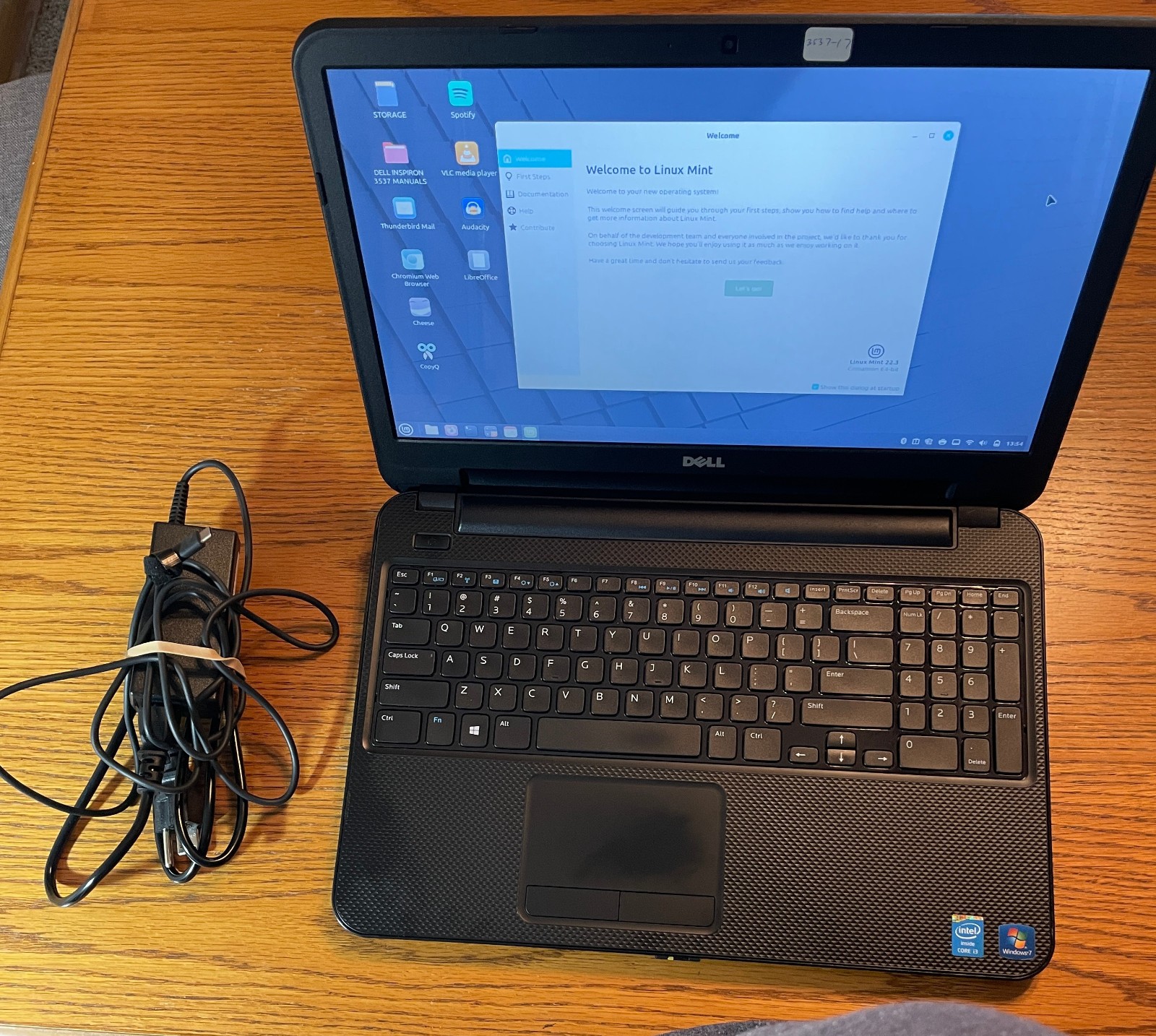 DELL INSPIRON 15-3537 Laptop 15″ i3 256gb+1tb Linux Mint 22.3-extras-17