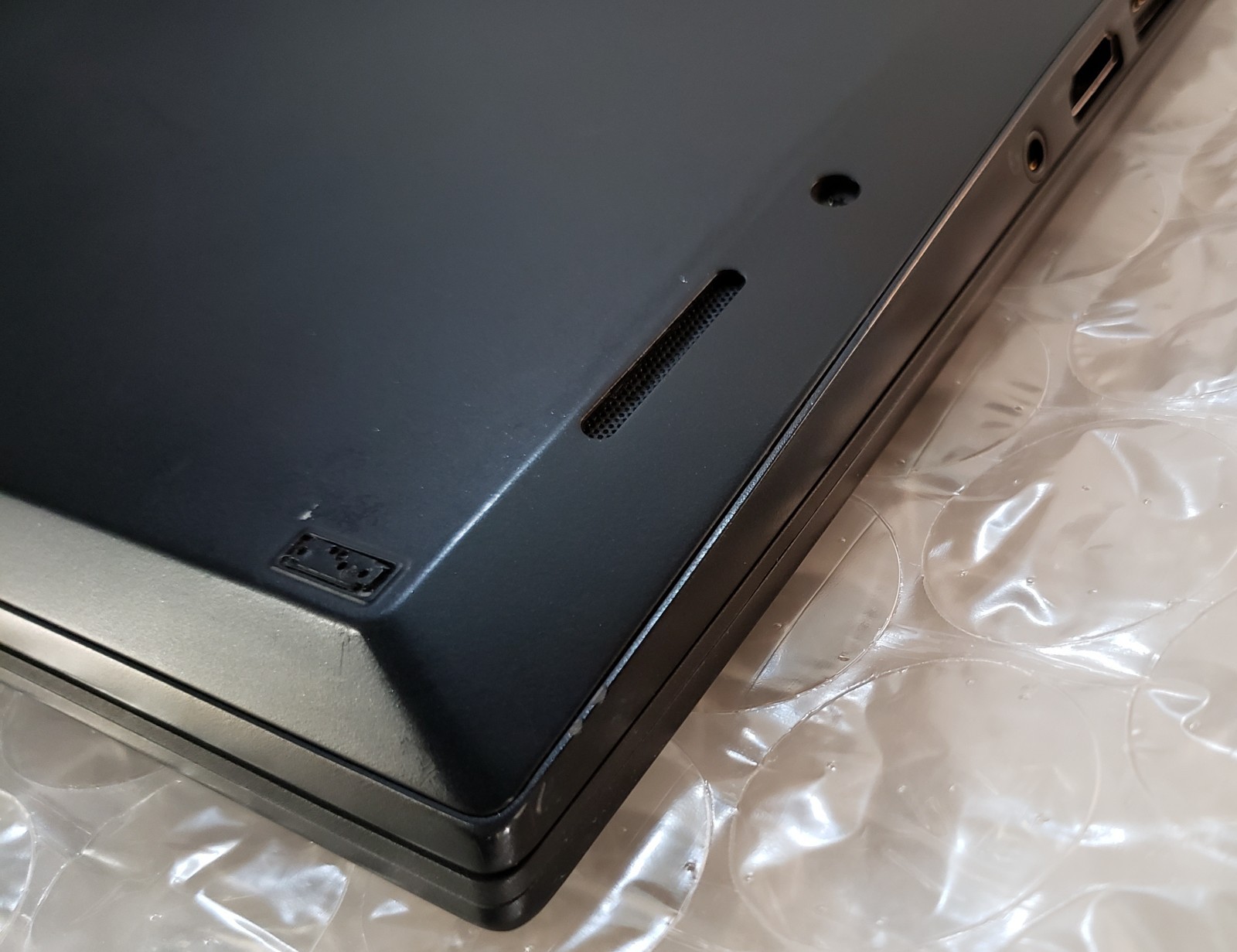 Lenovo ThinkPad T490s Intel Core i5-8265u 8GB RAM 256GB SSD W11P w/ 65w USB-C AC