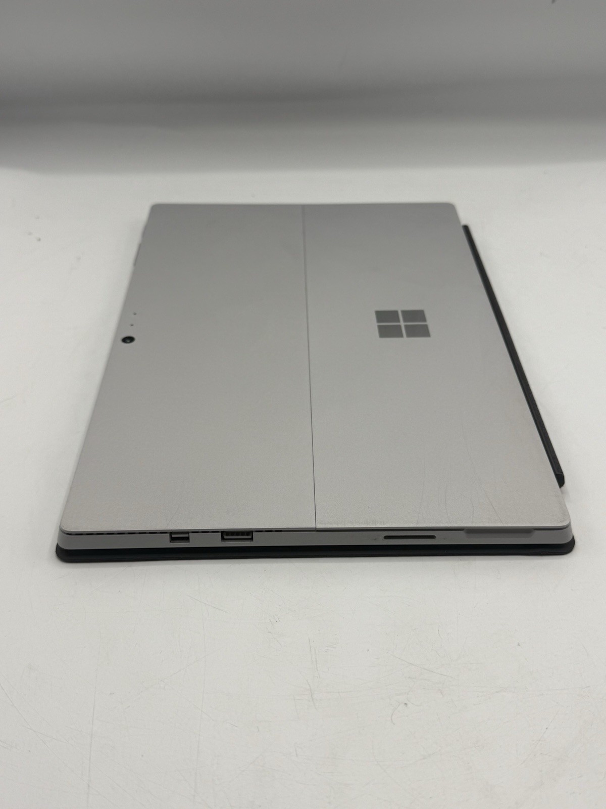 Microsoft Surface Pro 4 1724 12.3” Intel M3-6Y30 4GB RAM 128GB SSD Win10P