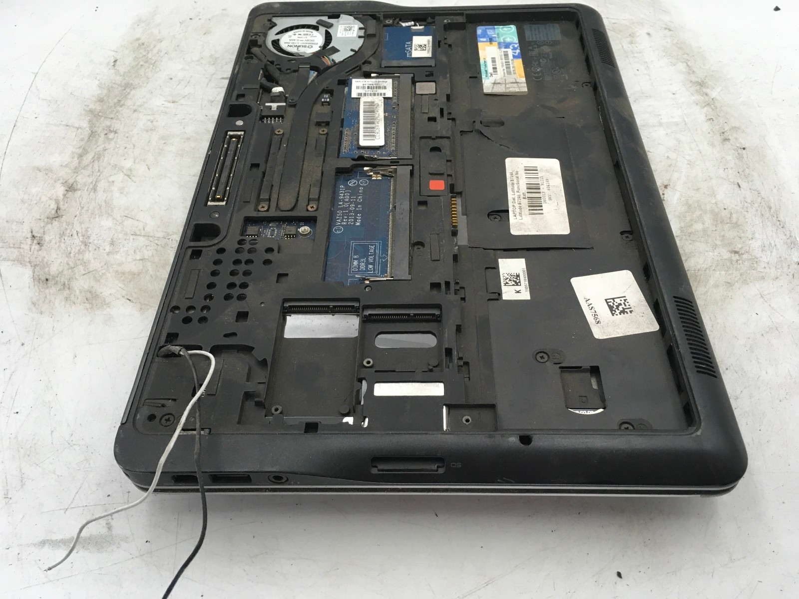 DELL LATITUDE E7340 – FOR PARTS/REPAIR – INTEL i7-1365U – 4GB RAM – READ DESC-BB
