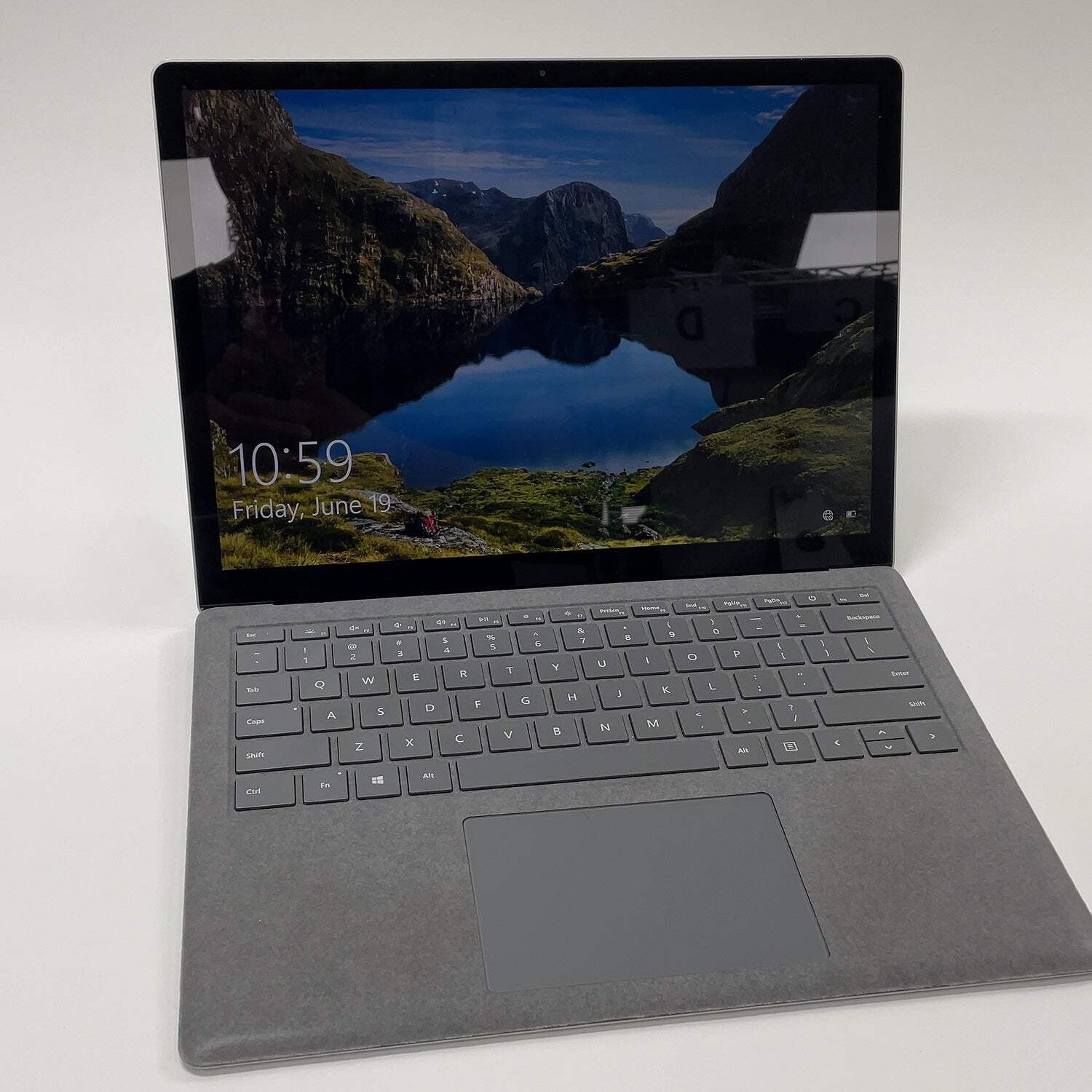 Microsoft Surface Laptop 3 1867 13.5″ i5-1065G7 3.6GHz 128GB RAM 128GB SSD