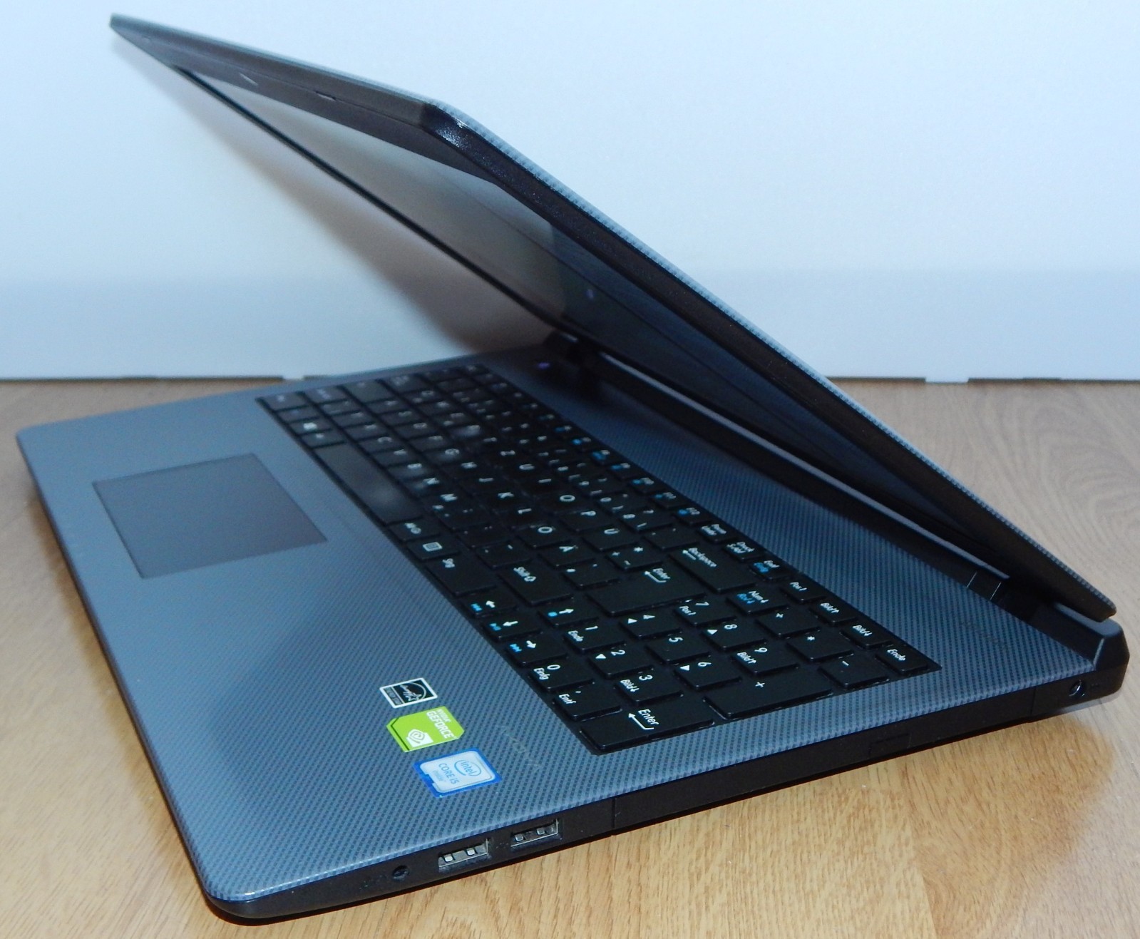 15.6″ Laptop Notebook Medion Akoya P6670 i5 12GB RAM SSD 1TB HDD DVDRW Win 11