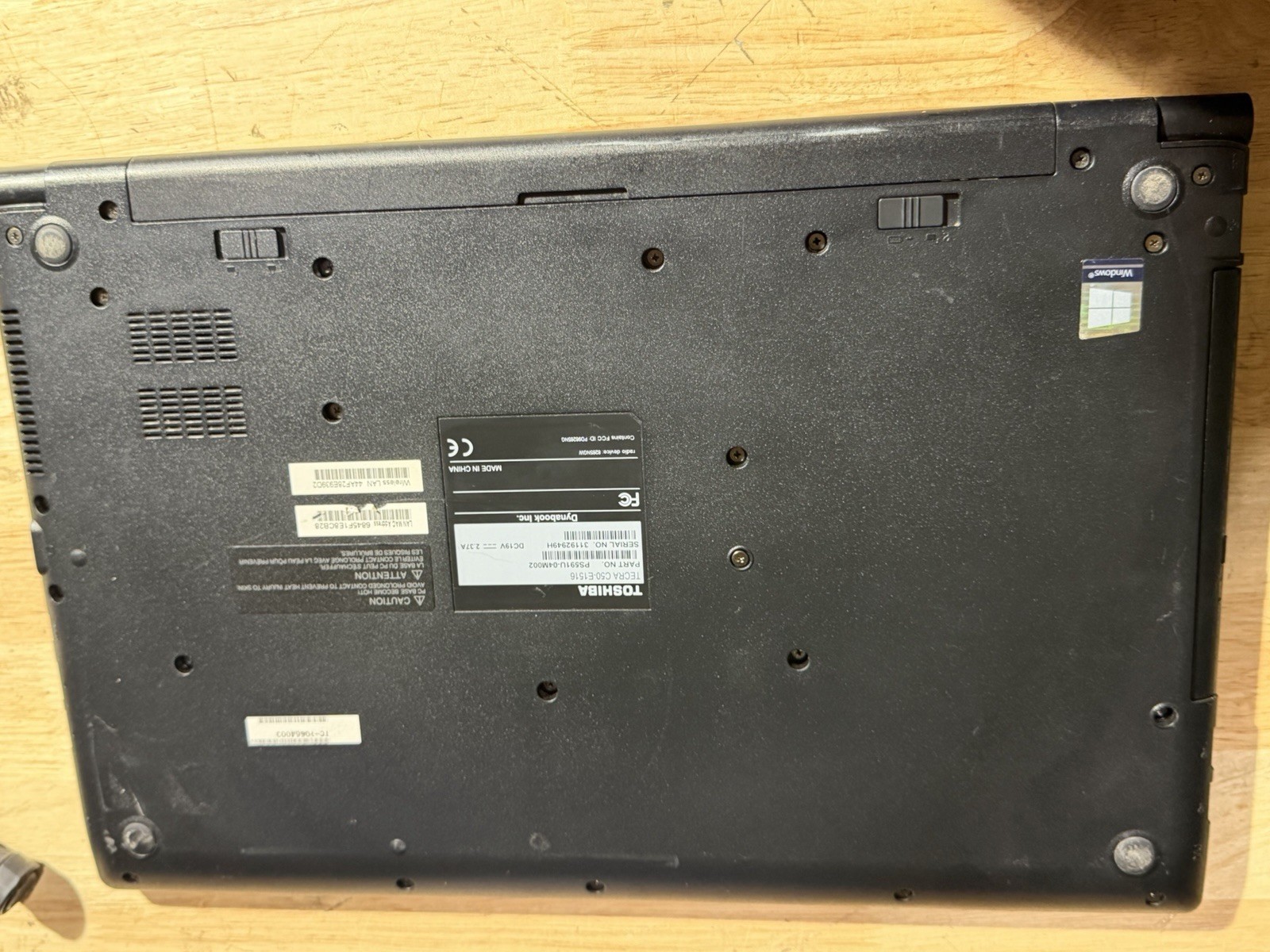 Toshiba Tecra C50-E Intel i5-8250U 16GB RAM 250GB SSD Win 11 Pro + LibreOffice
