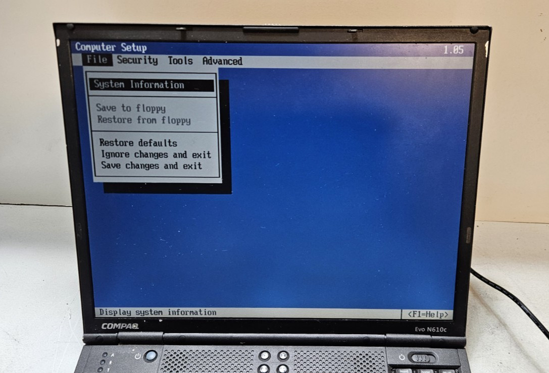 Compaq Evo N610c – Pentium 4 – For Parts Only – No AC Adapter – No HDD