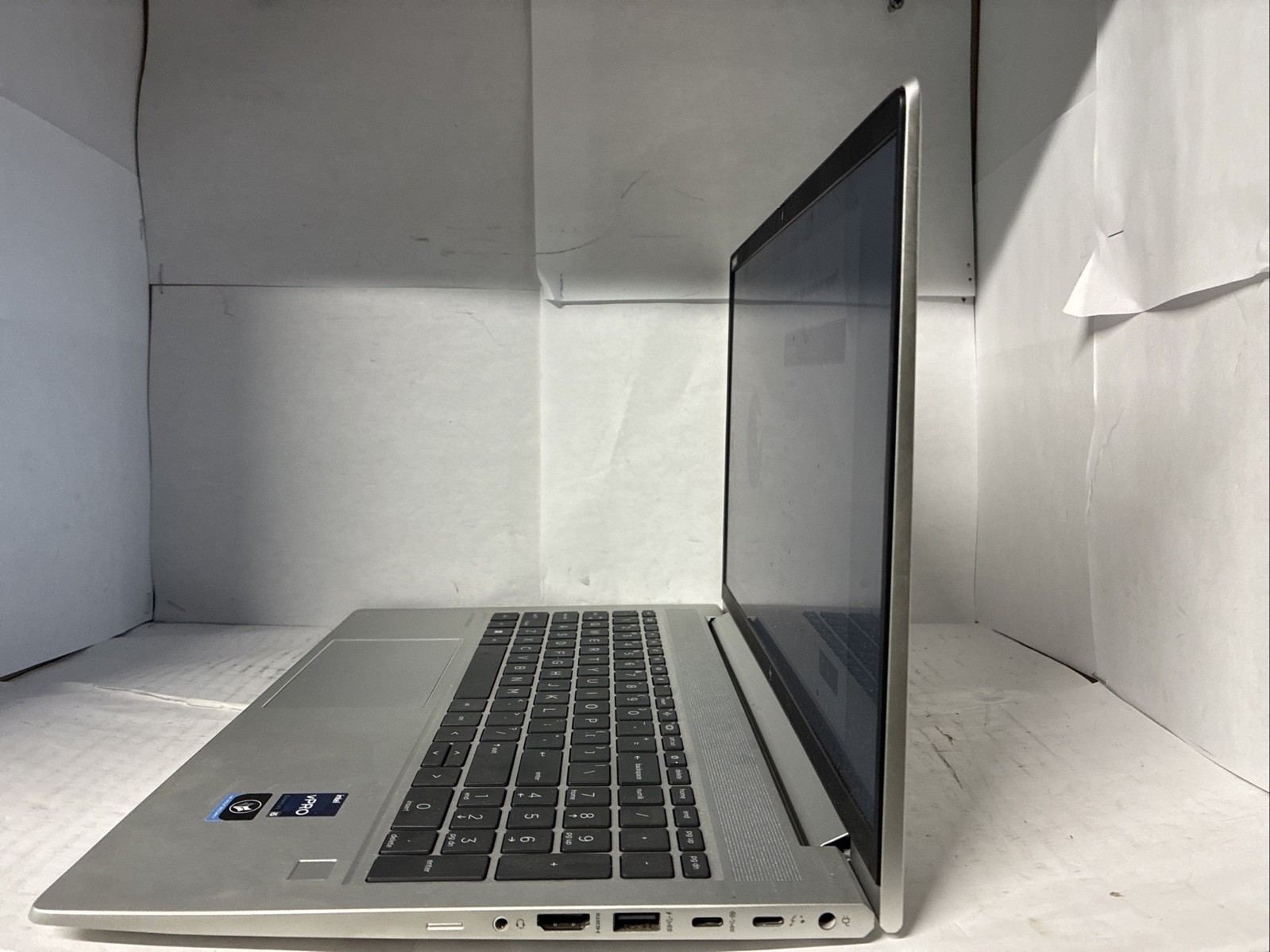 HP EliteBook 650 G10 15.6″ i5-13th Gen 16GB RAM 256GB SSD Win 11 – Charger used