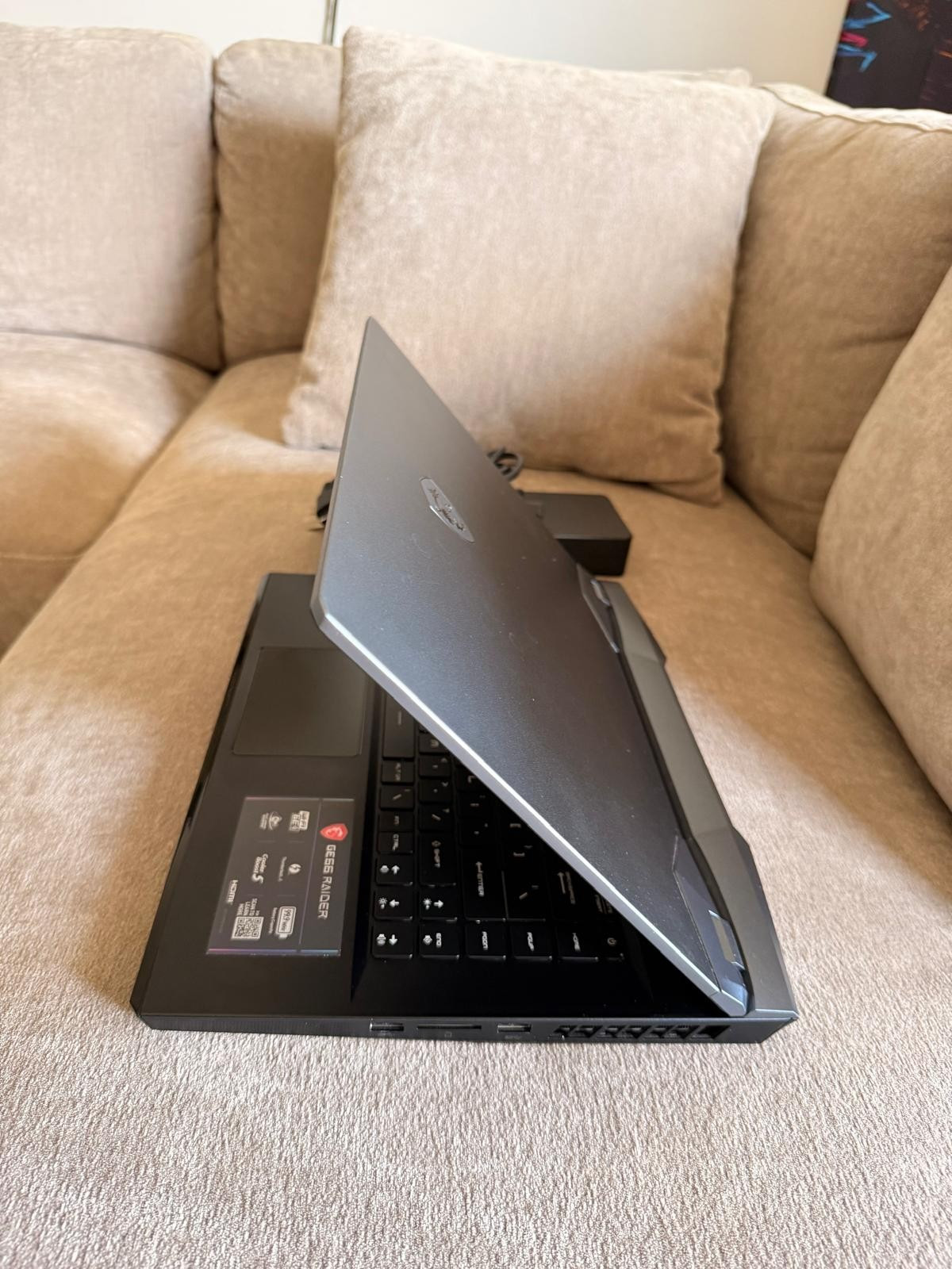 MSI GE66 Raider 15.6″QHD 240Hz i7 RTX 3070 16GB RAM 1.5TB Dual SSD Gaming Laptop
