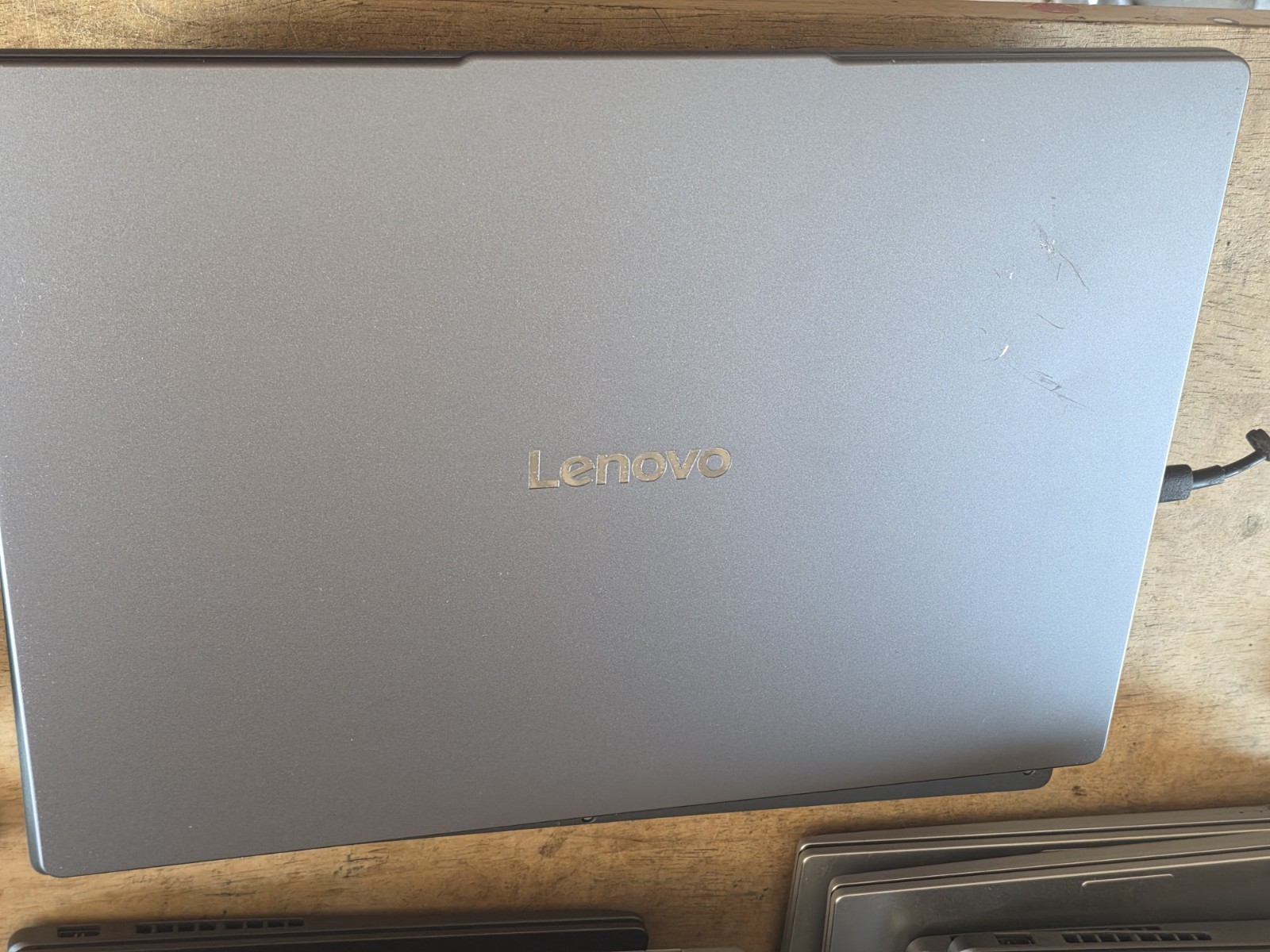Lenovo IdeaPad Slim 3x 15Q8X10 15.3″ WUXGA Touch Snapdragon X 16GB 1TB 6bbl B Wh