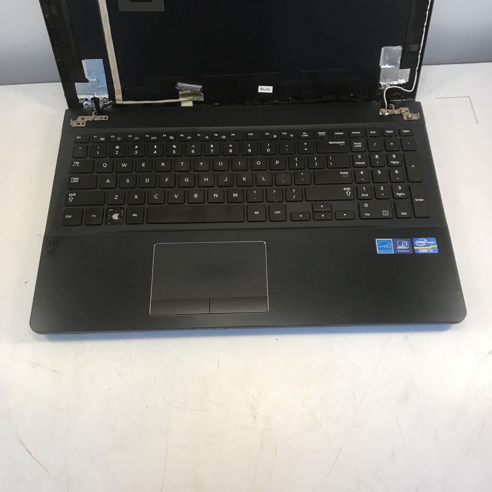 Samsung NP470R5E 15.6″ unknown cpu 4GB No HDD No power missing screen for parts