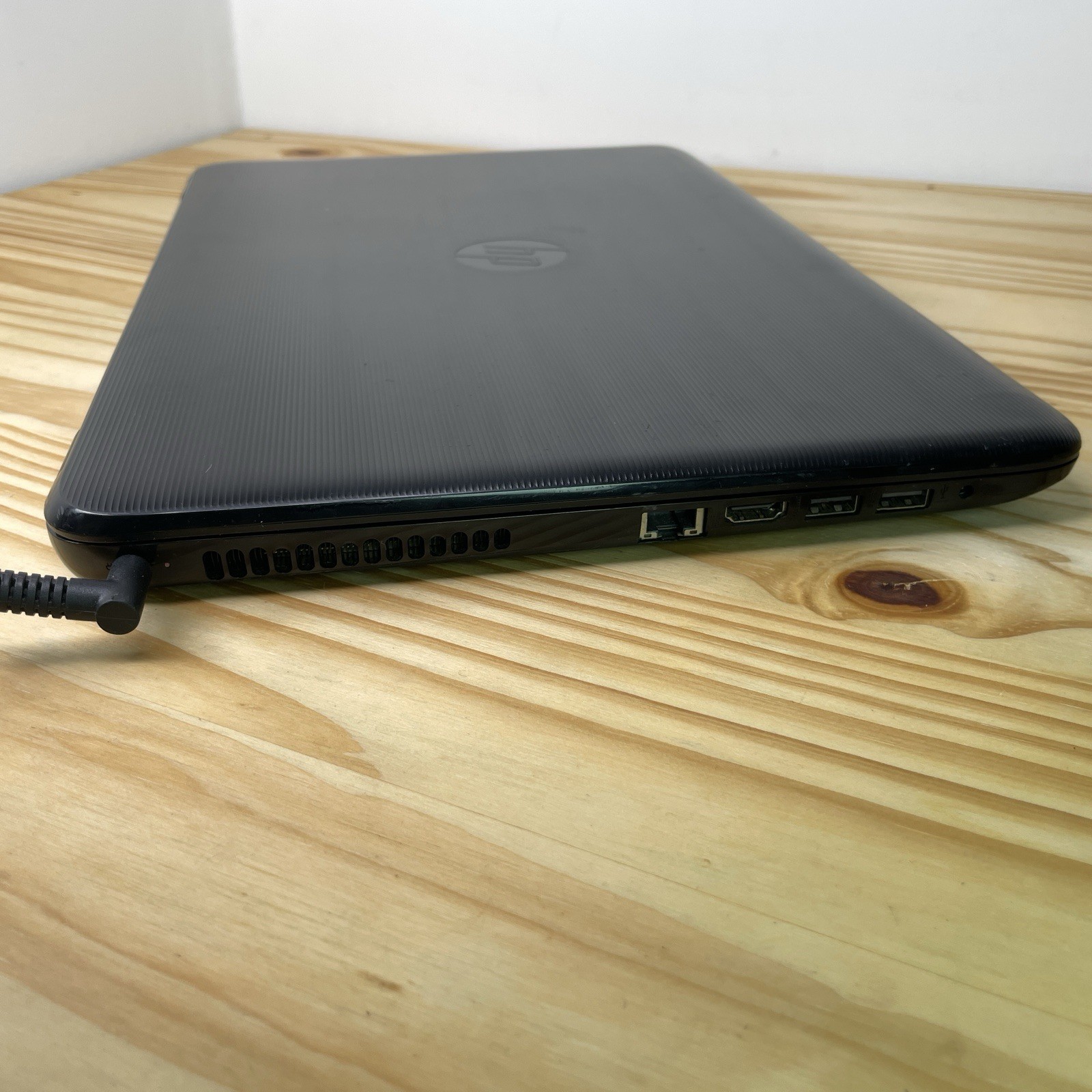 Hp Notebook 15ba057nr 15.6 Inch Laptop 4GB Ram 1TB 2.2GHz Windows 10 -Bad Batt