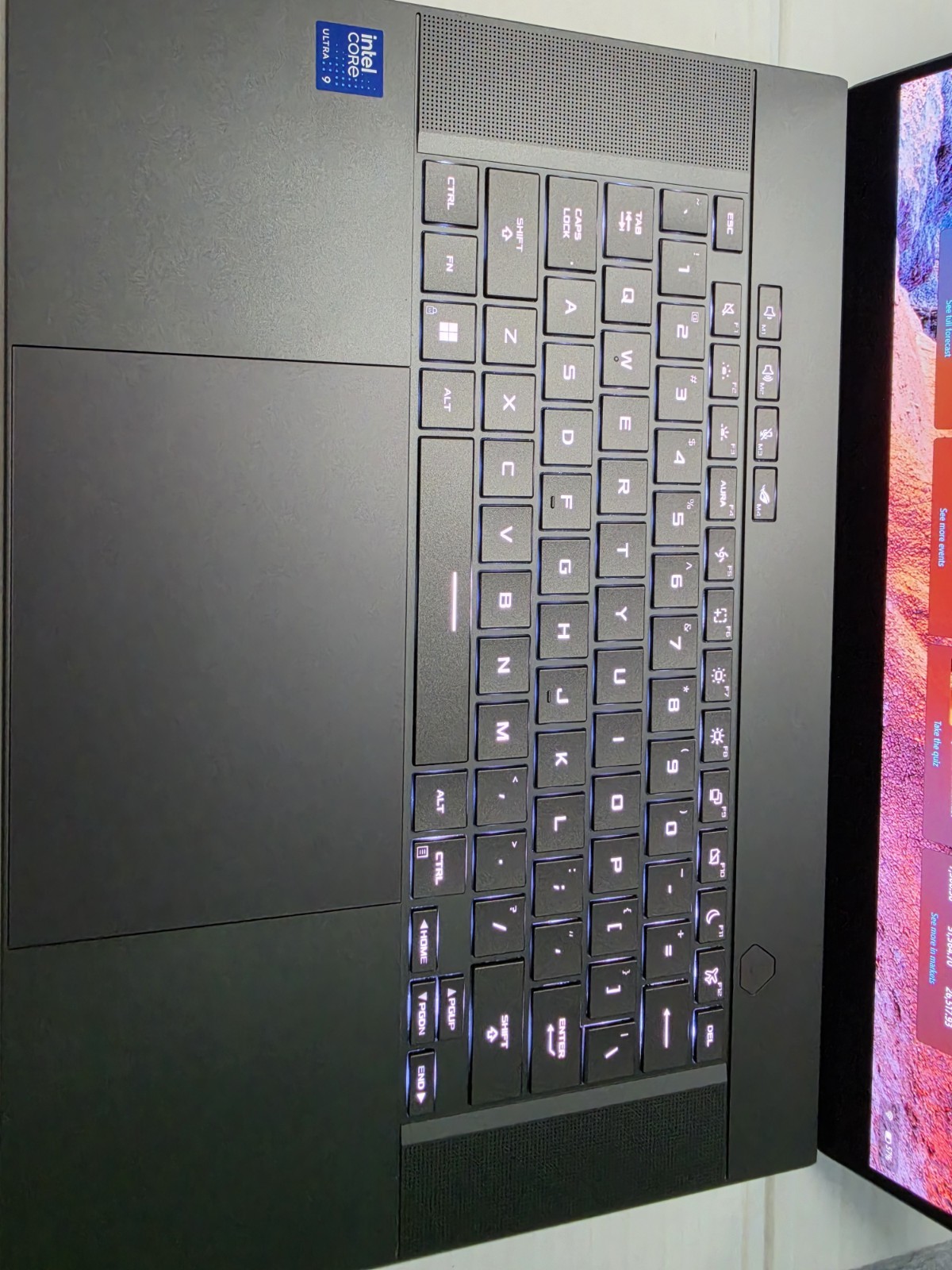 ASUS ROG Zephyrus G16 OLED RTX 4070 240Hz – Intel Ultra 9, 16GB RAM, 1TB SSD