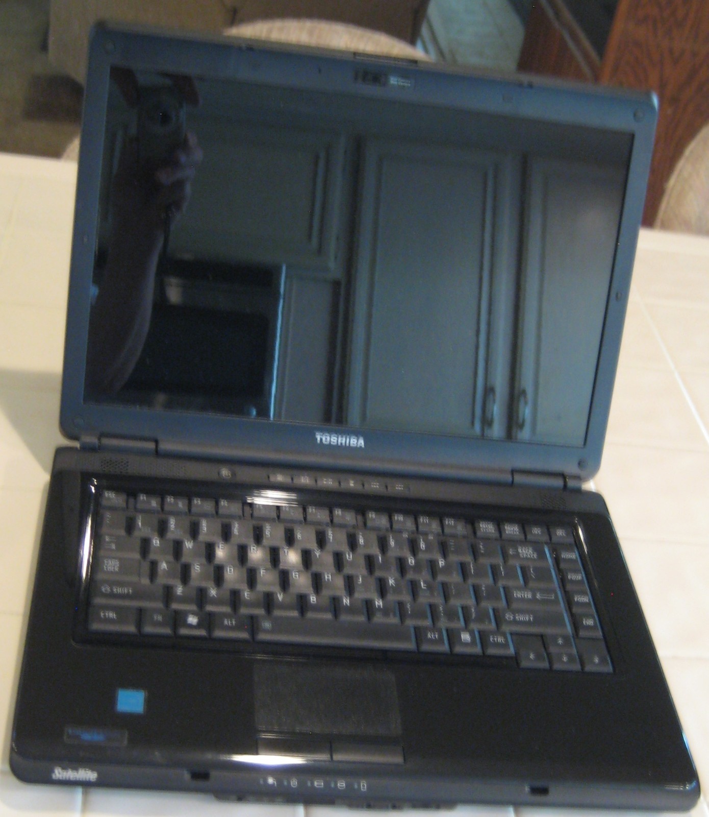 Toshiba Satellite L305-S5941 Laptop, Intel Core 2 Duo, 3GB RAM, 200GB HDD, Win 7
