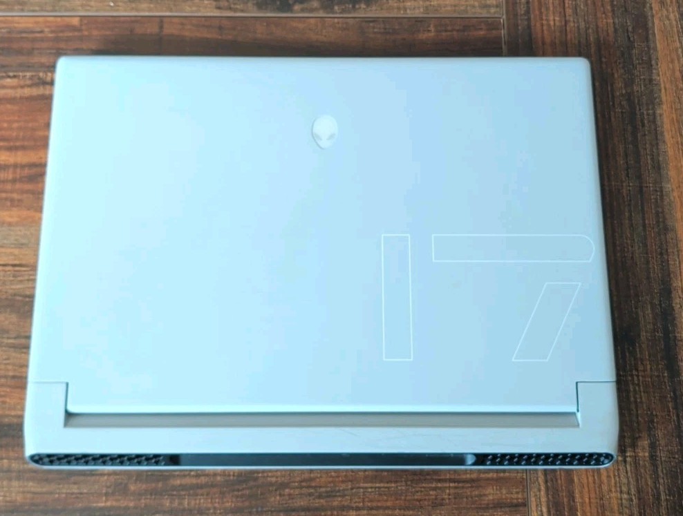 alienware x17 r2 gaming laptop – Priced to sell!