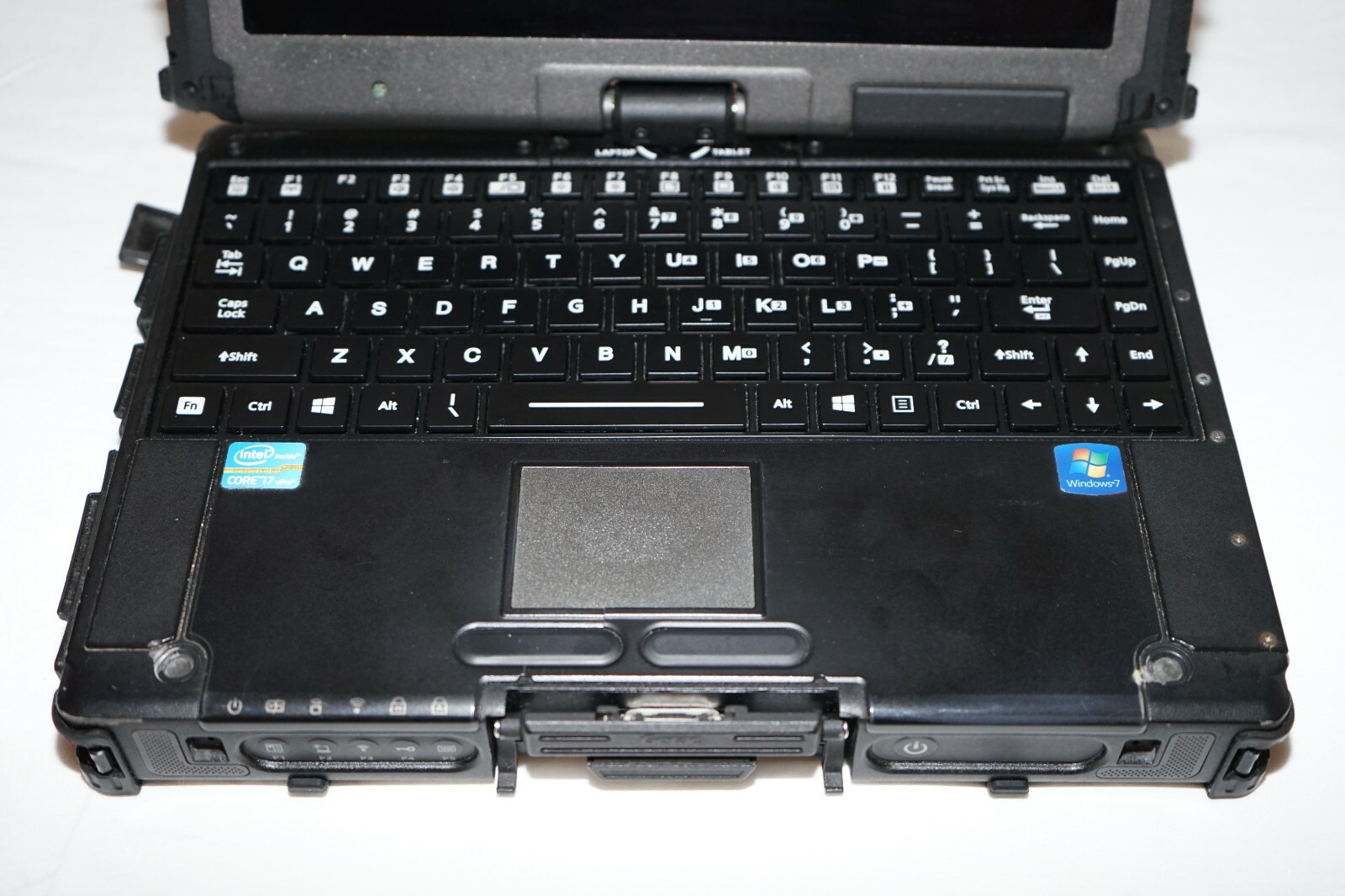^ Getac V200-G2 Intel Core i7-3520M @ 2.90GHz 4GB Ram 500GB HD No OS #C1263