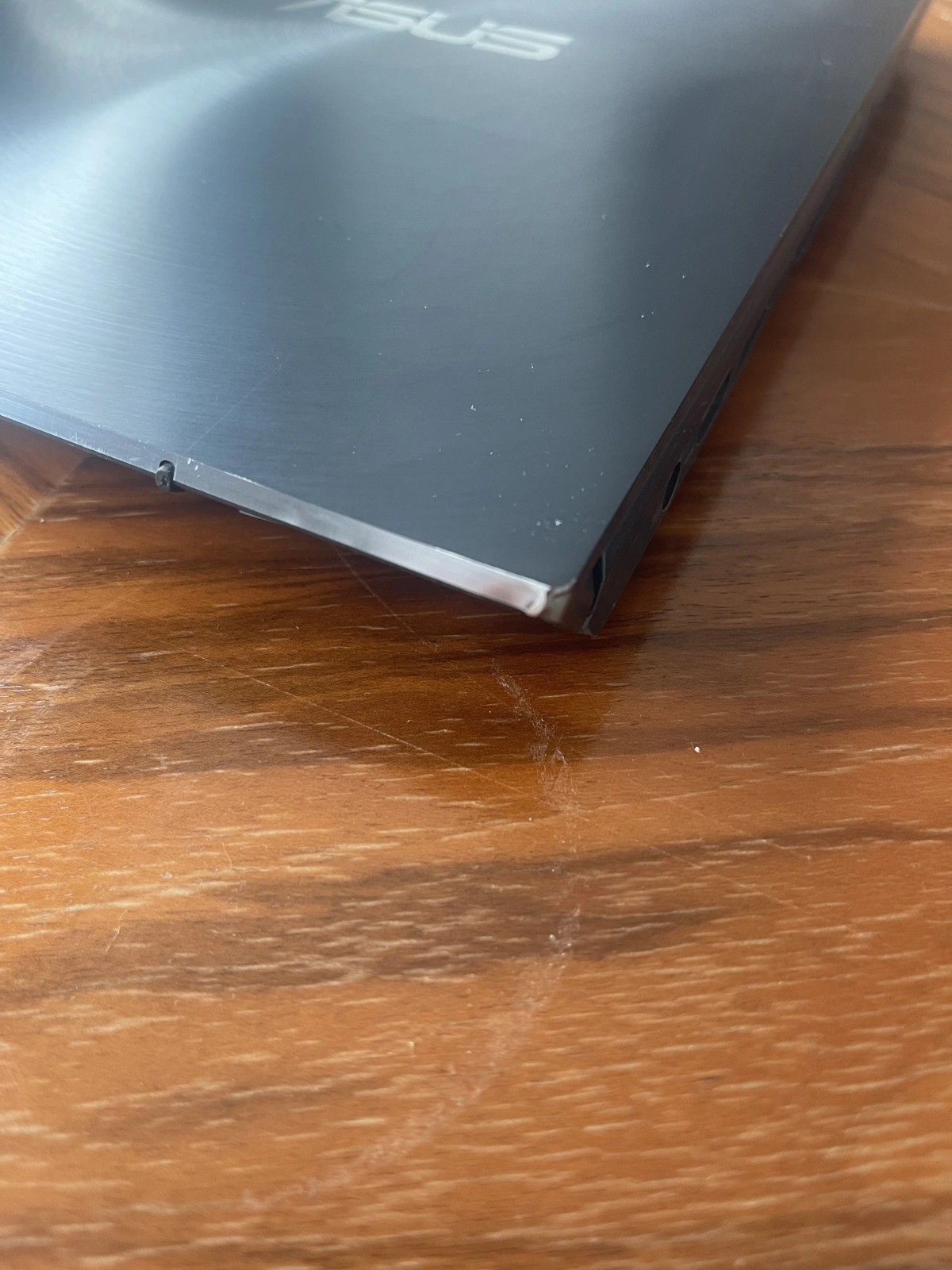 ASUS ZenBook Pro Duo 15 OLED | i9-10980HK | 32GB RAM | NVIDIA RTX 3070 |
