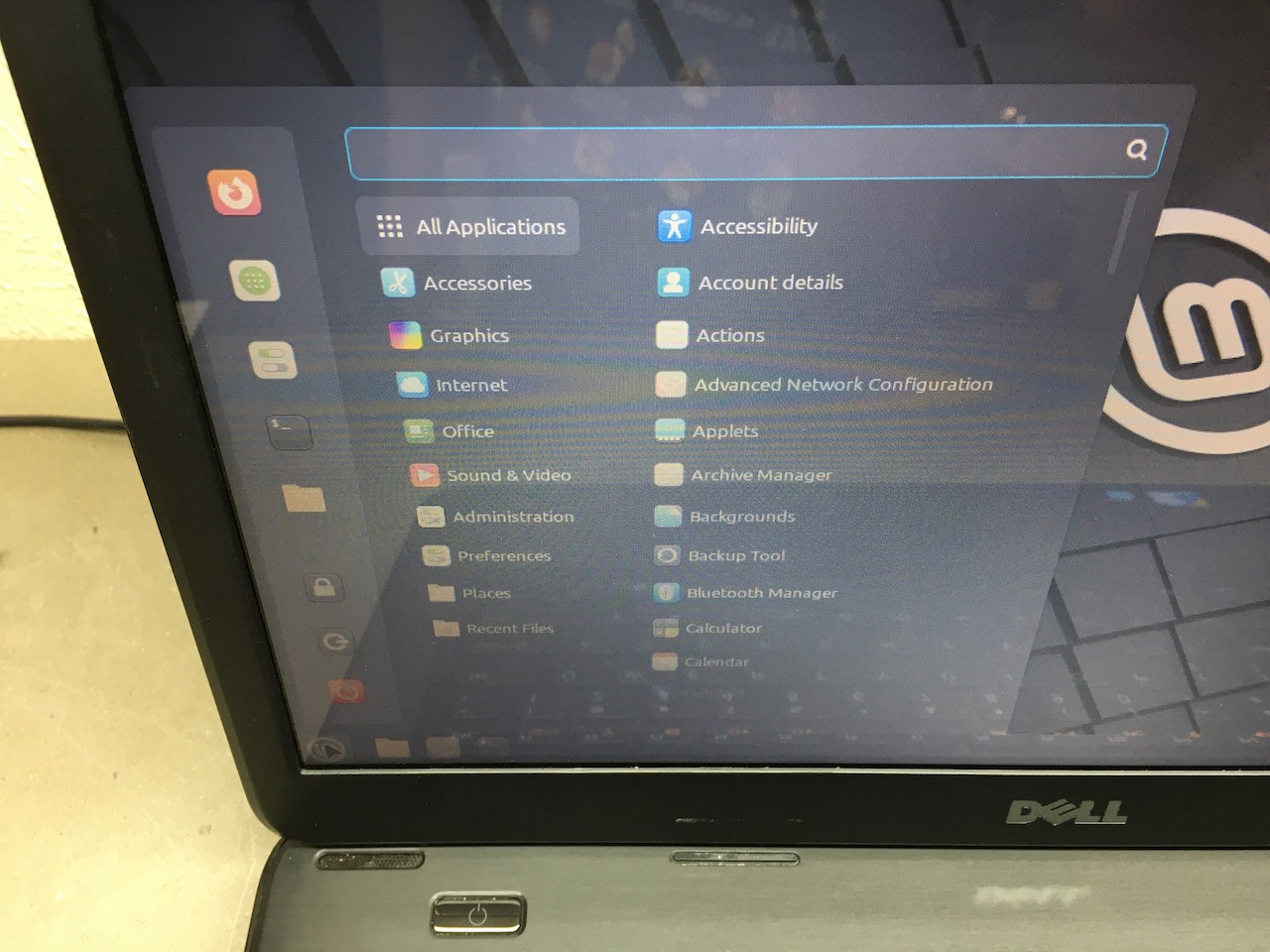 DELL Inspiron N5040 i3 2.67GHz 4GB RAM 500GB HD Linux Mint 22 Cinnamon OS