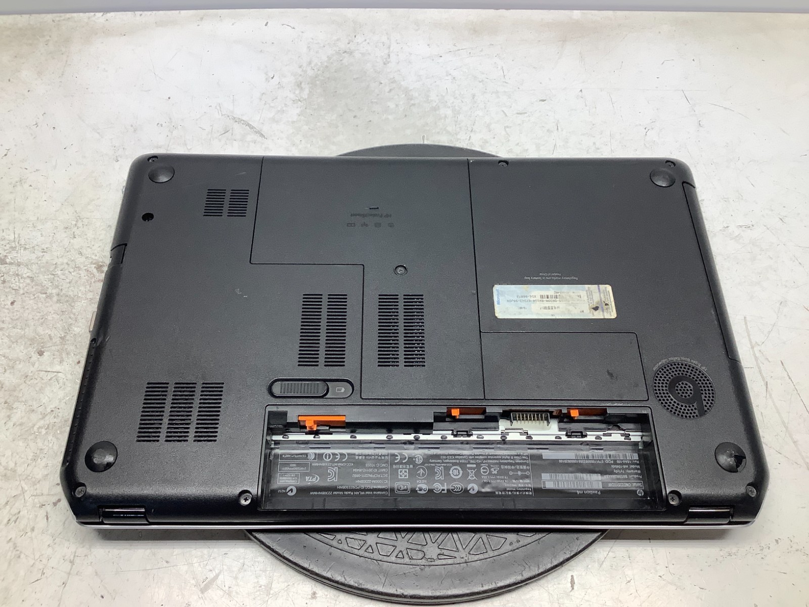 HP Pavilion M6-1045DX Intel i5-3210M 2.5GHz 8 GB NO HDD No Batt