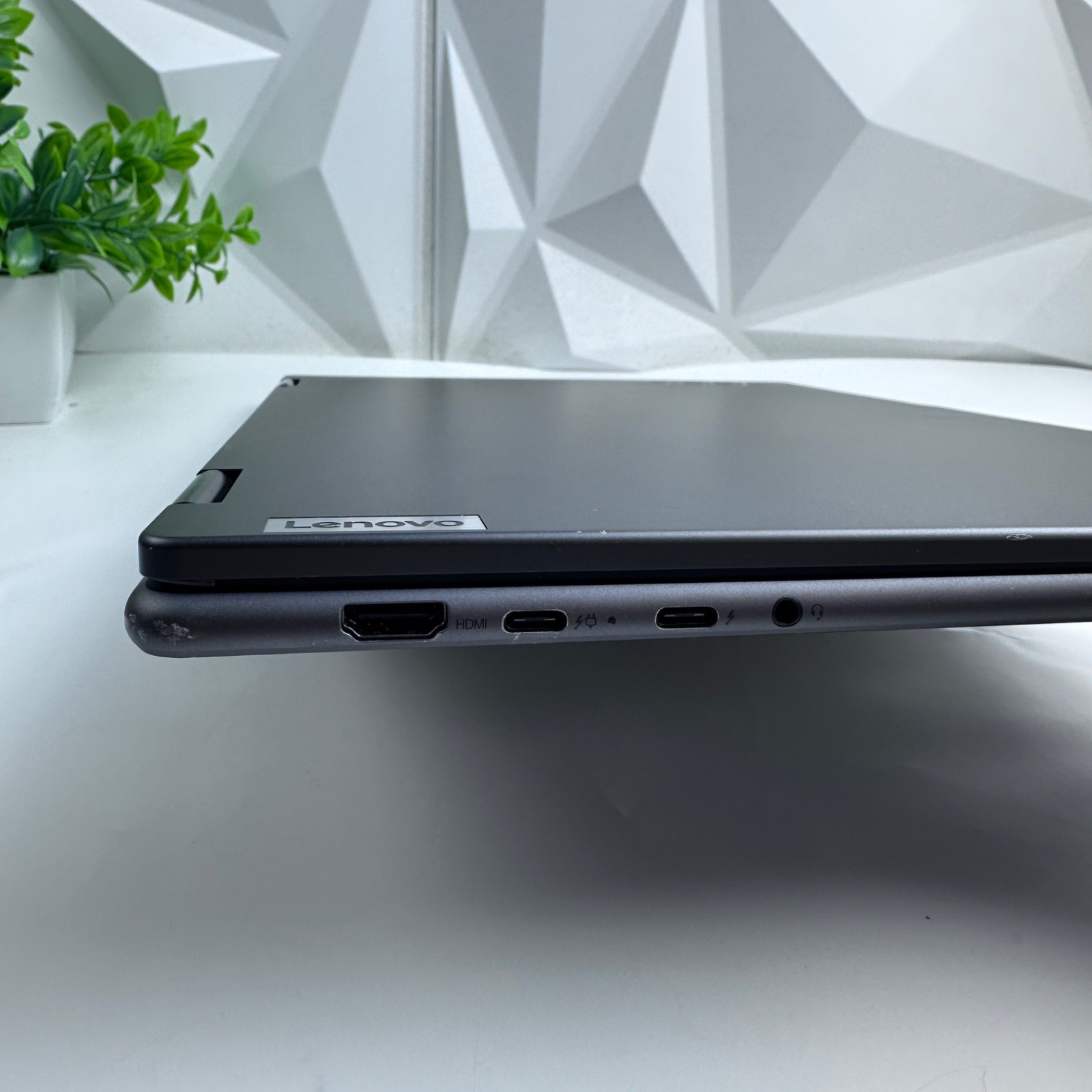Lenovo Yoga 7 2-in-1 16IML9 Laptop 16″ Touch, Core Ultra 7 155U, 16GB, 1TB SSD