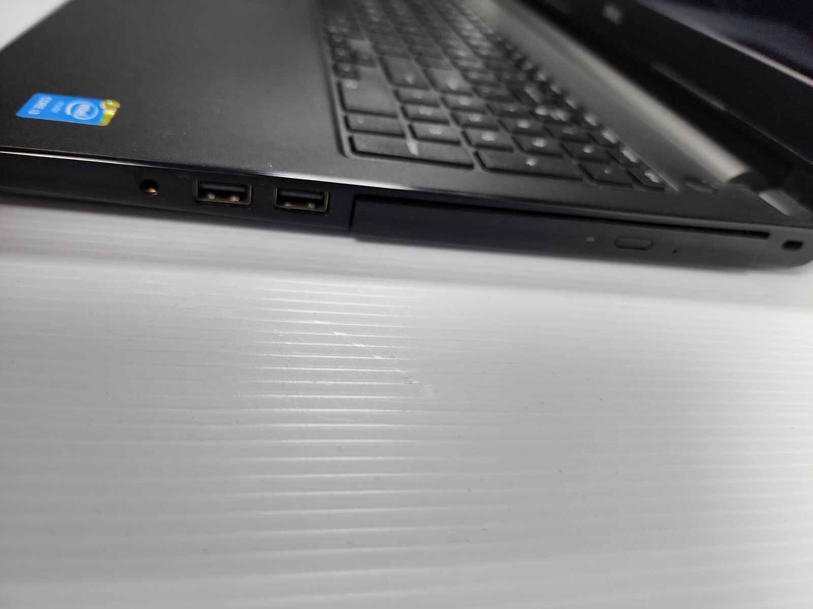 DELL Inspiron 3558 15.6″ HD Intel i3-5015U 2.1GHz 1TB HDD 6GB RAM DVD PARTS