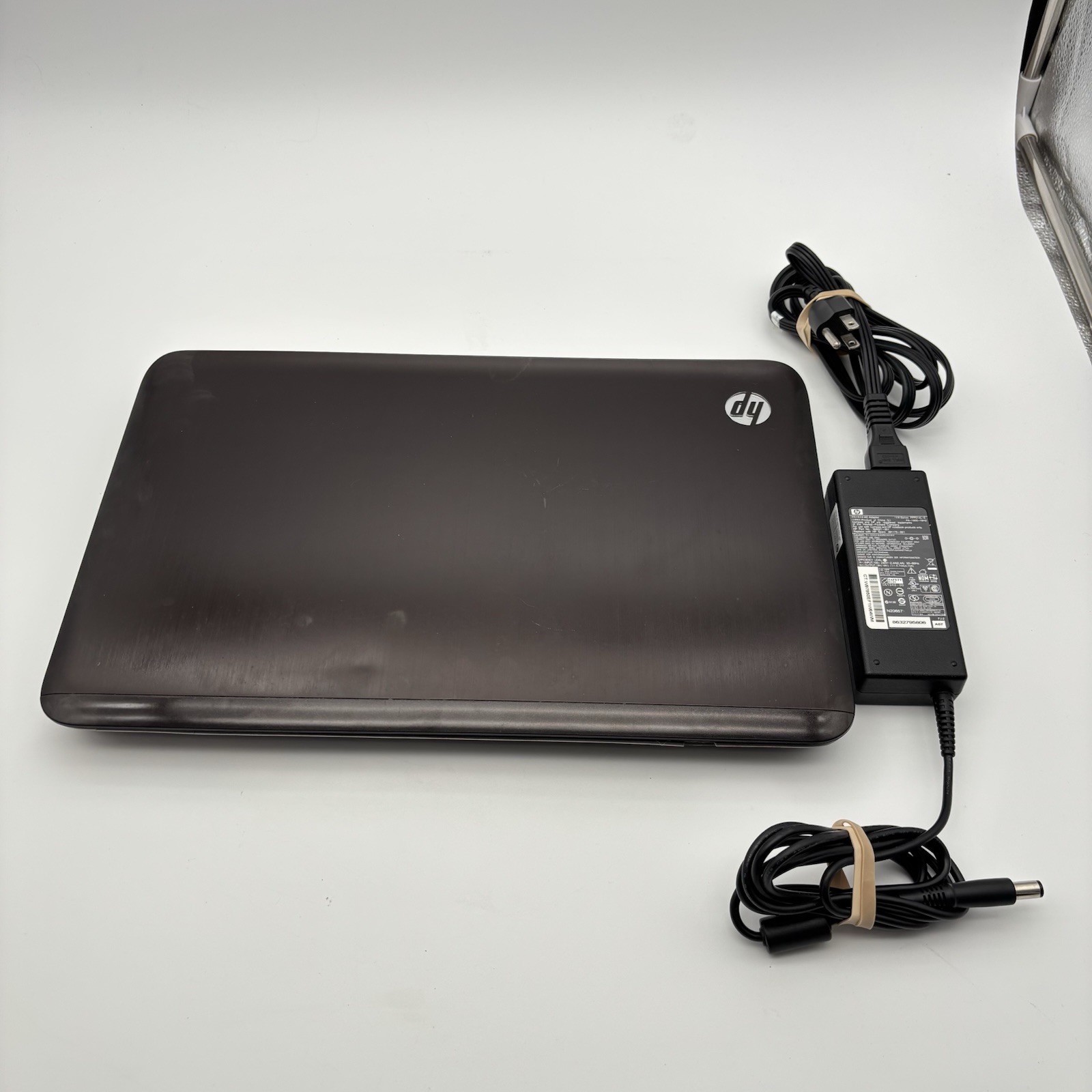 Lot Of 2. HP Pavilion DV6-6C35DX And HP 2000 With Cords. For Parts And Repair.