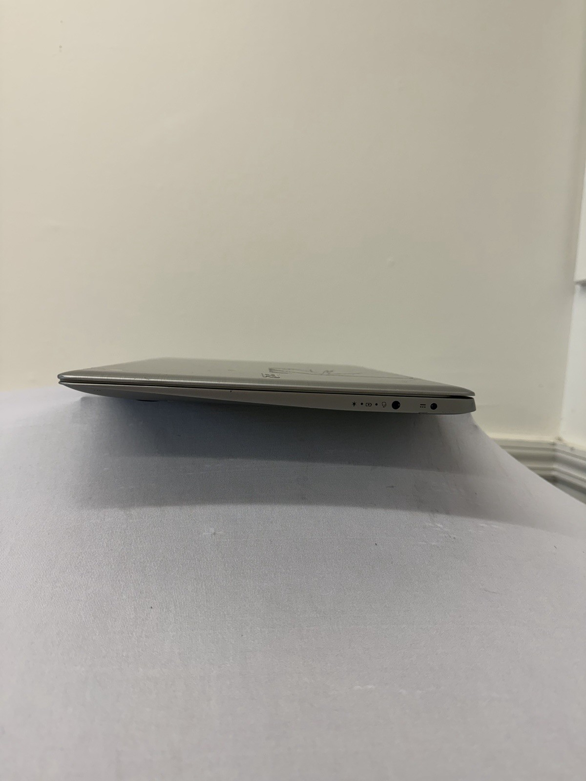 Acer Chromebook Laptop – Intel Celeron N3160 – RAM 4GB – Read Desc