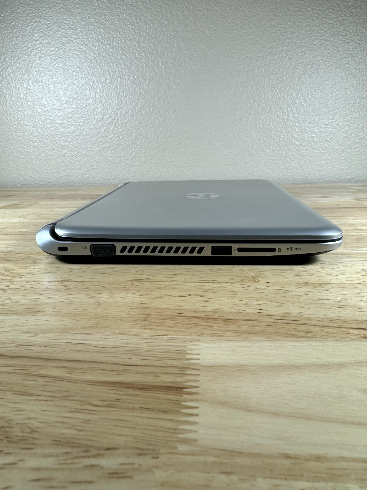 HP Pavilion TS11 AMD A4-1250 APU W/ Radeon HD 4GB RAM/ 11.5″ Touchscreen